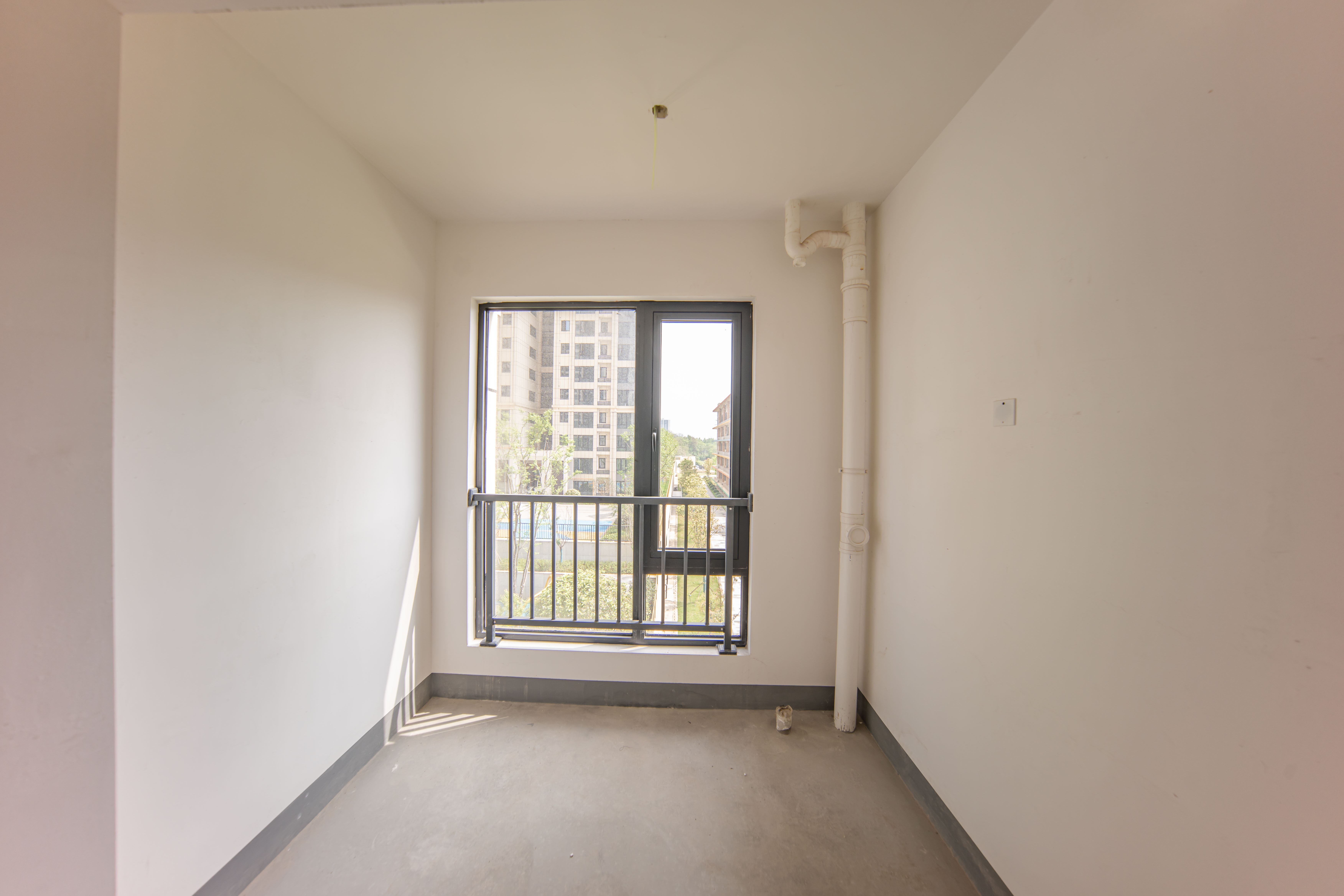 建投象山国际  5室2厅2卫    238.0万 建投象山国际  5室2厅2卫    238.0万阳台