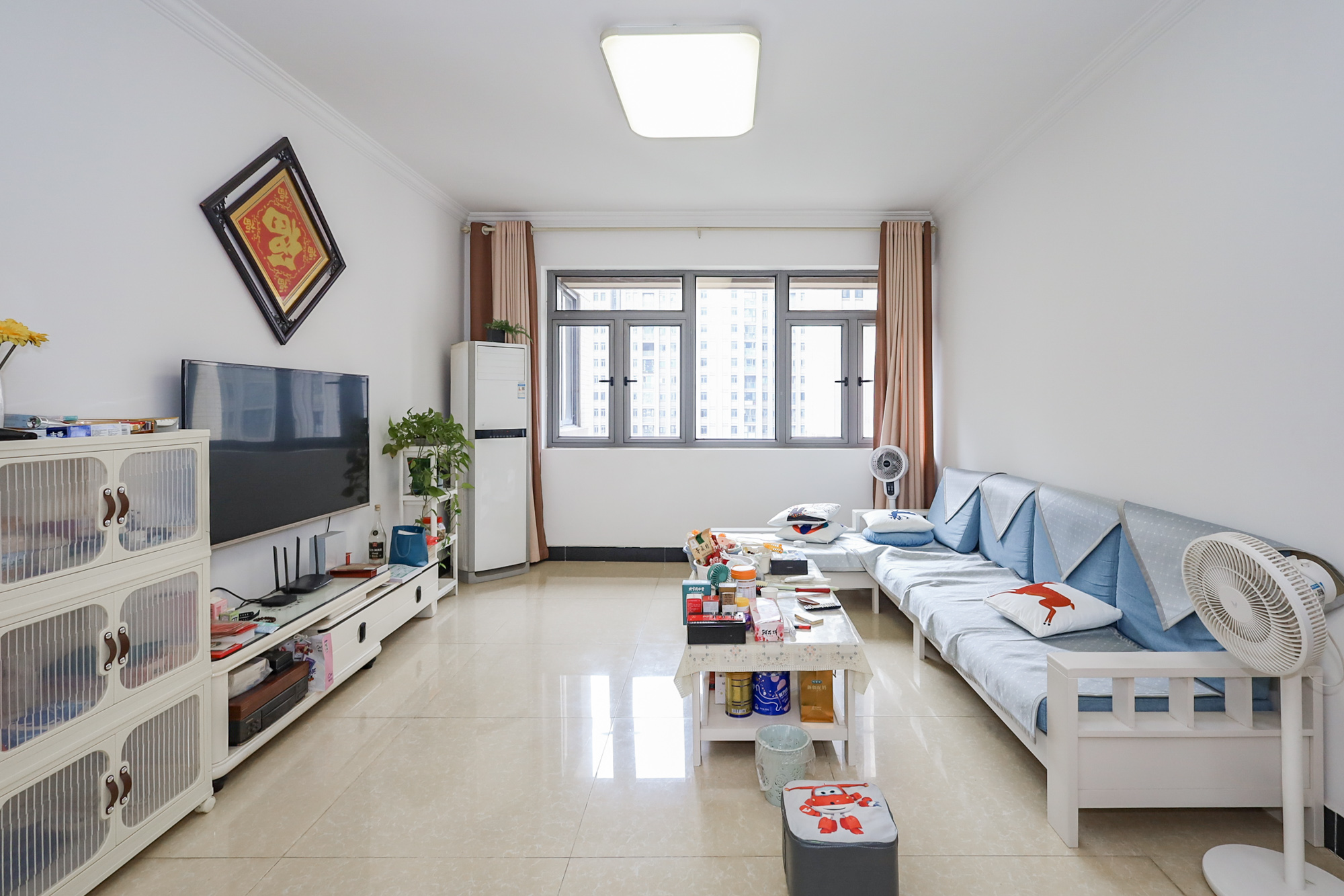 八方小区B区 3室2厅2卫 345.0万 八方小区B区 3室2厅2卫 345.0万客厅