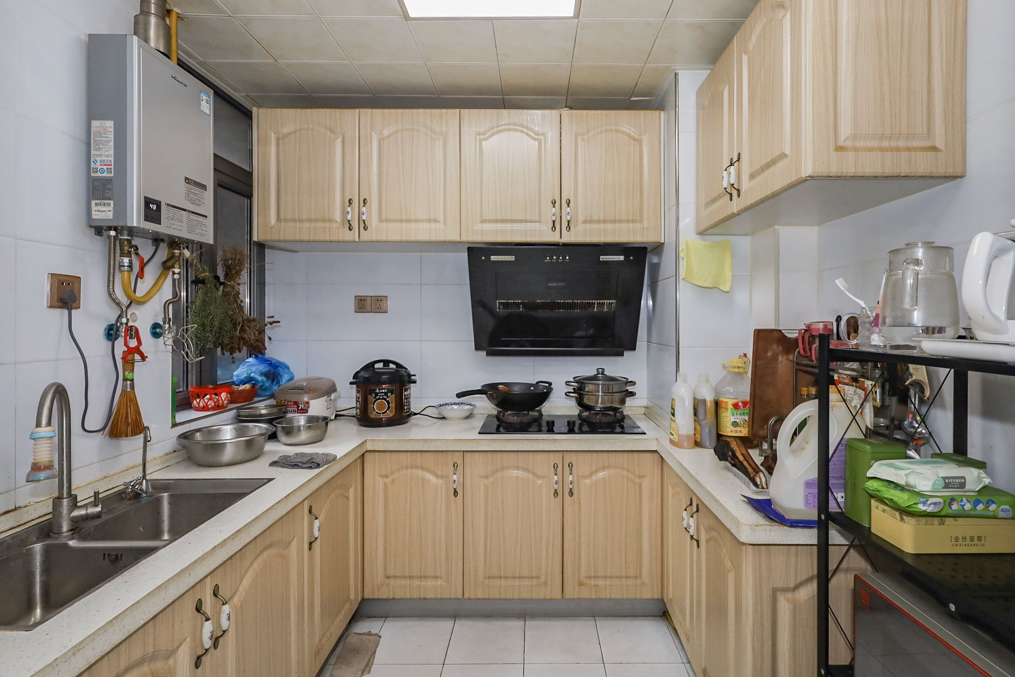 八方小区B区 3室2厅2卫 345.0万 八方小区B区 3室2厅2卫 345.0万厨房