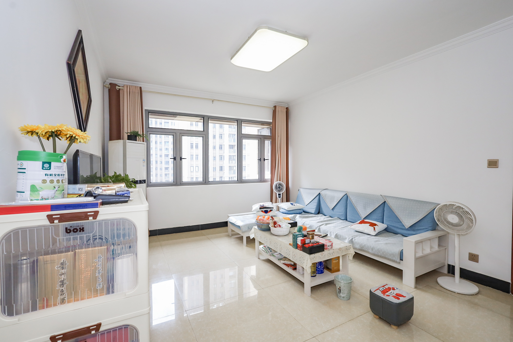 八方小区B区 3室2厅2卫 345.0万 八方小区B区 3室2厅2卫 345.0万客厅