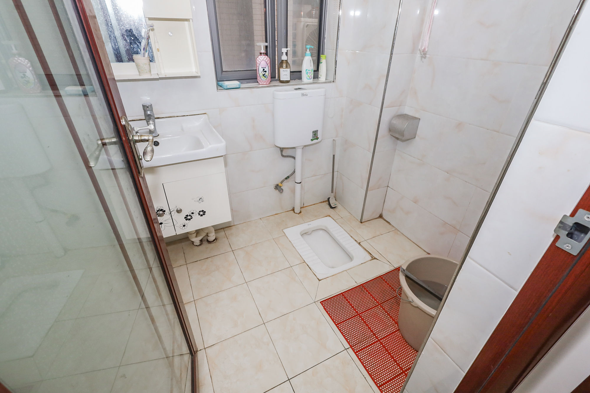 八方小区B区 3室2厅2卫 345.0万 八方小区B区 3室2厅2卫 345.0万卫生间