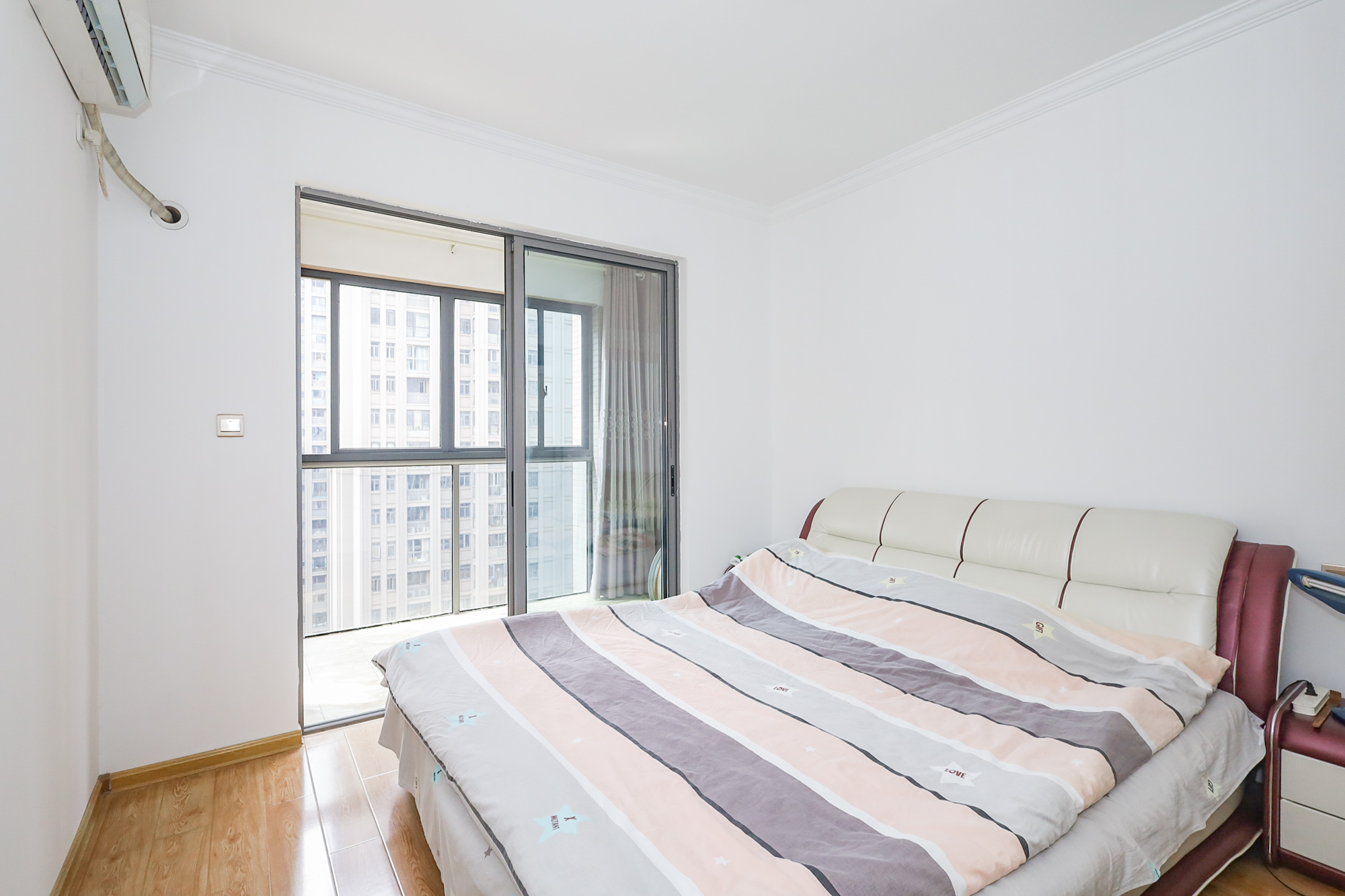 八方小区B区 3室2厅2卫 345.0万 八方小区B区 3室2厅2卫 345.0万卧室