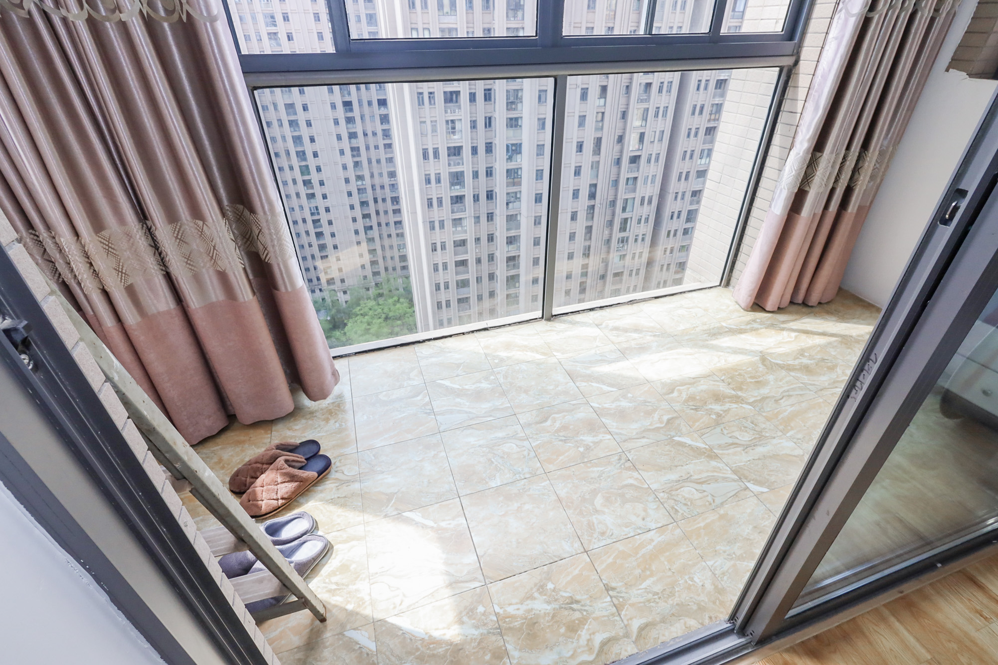 八方小区B区 3室2厅2卫 345.0万 八方小区B区 3室2厅2卫 345.0万阳台