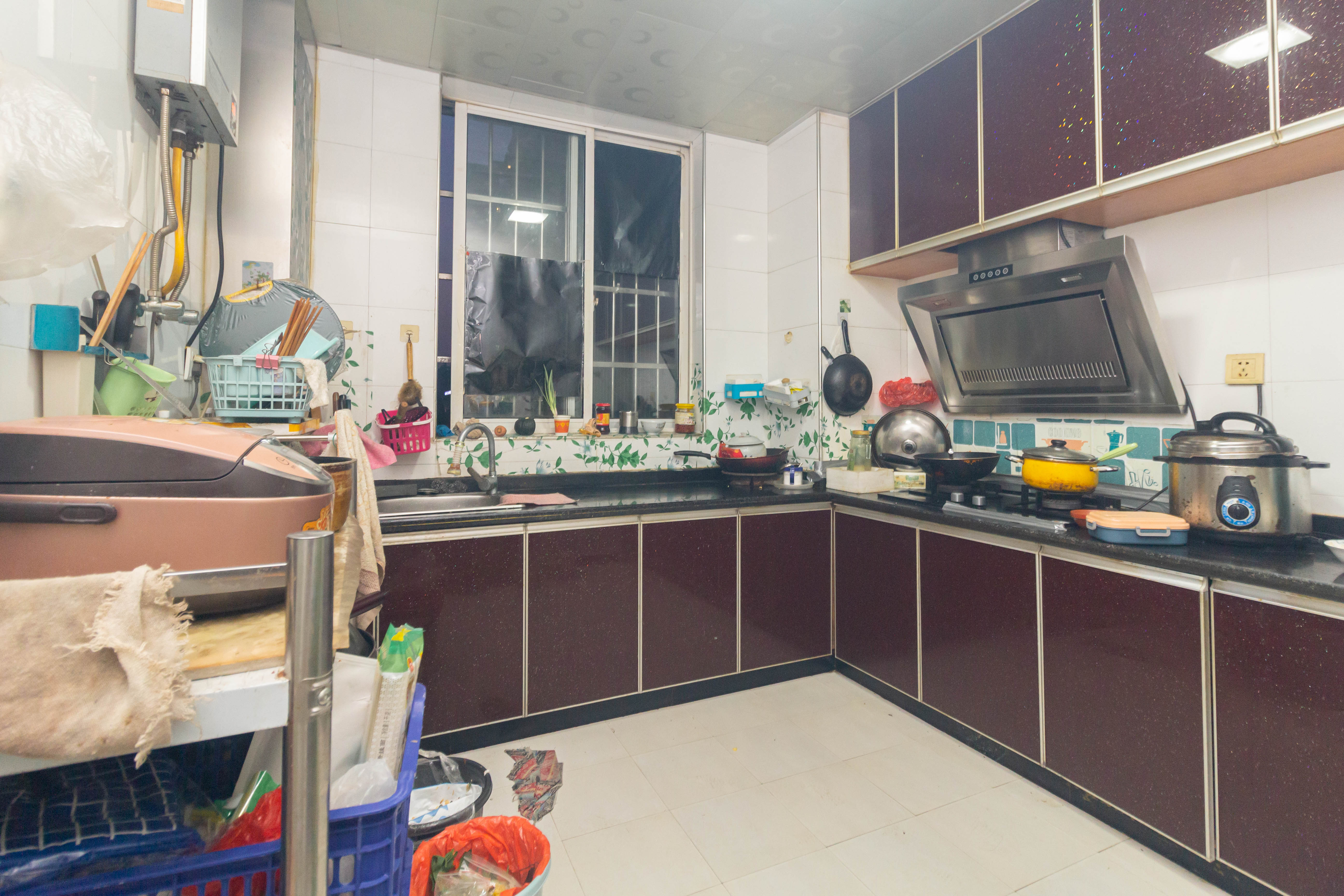 丁家高层公寓(领尚公寓)  4室2厅2卫    69.8万 丁家高层公寓(领尚公寓)  4室2厅2卫    69.8万厨房