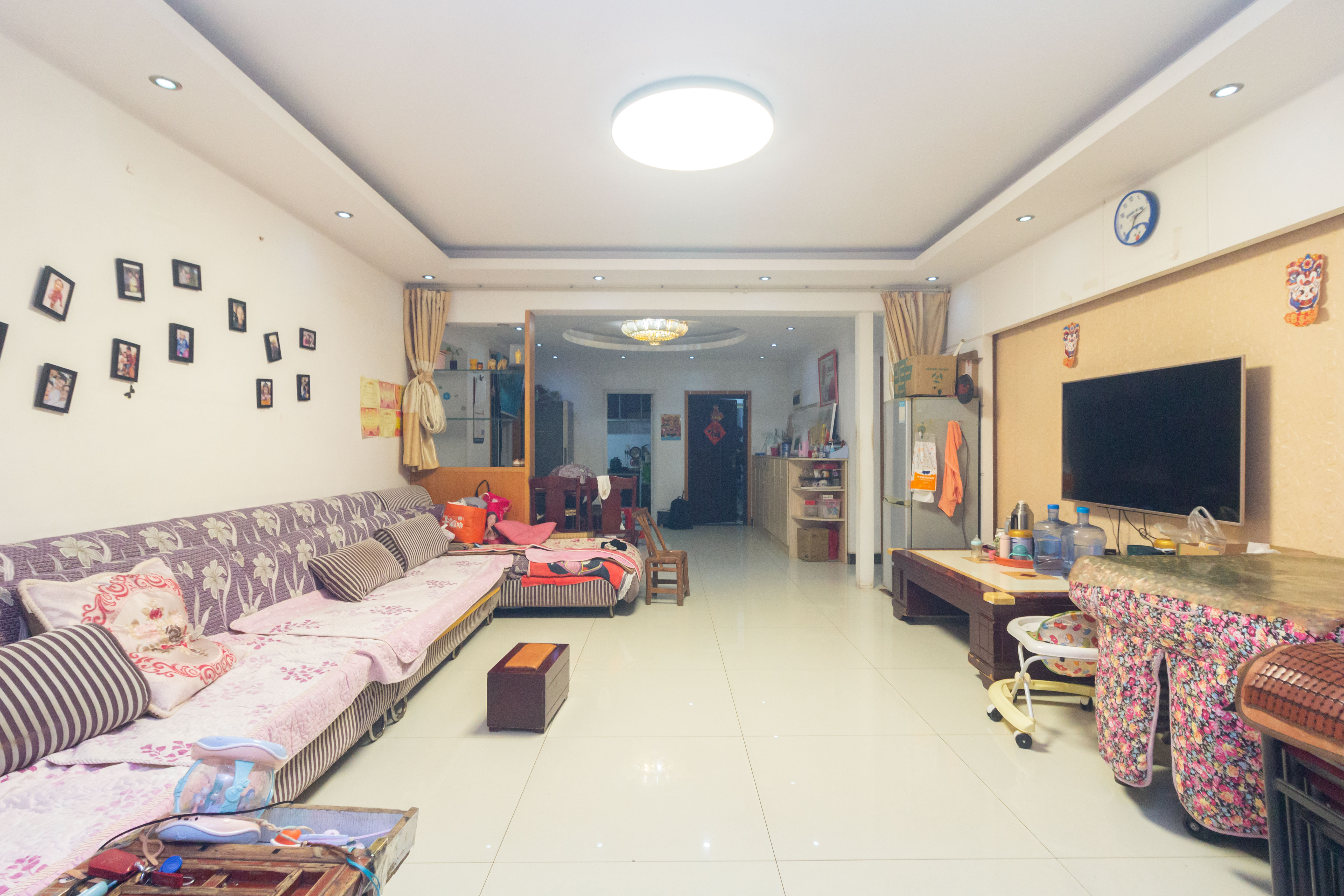 丁家高层公寓(领尚公寓)  4室2厅2卫    69.8万 丁家高层公寓(领尚公寓)  4室2厅2卫    69.8万客厅