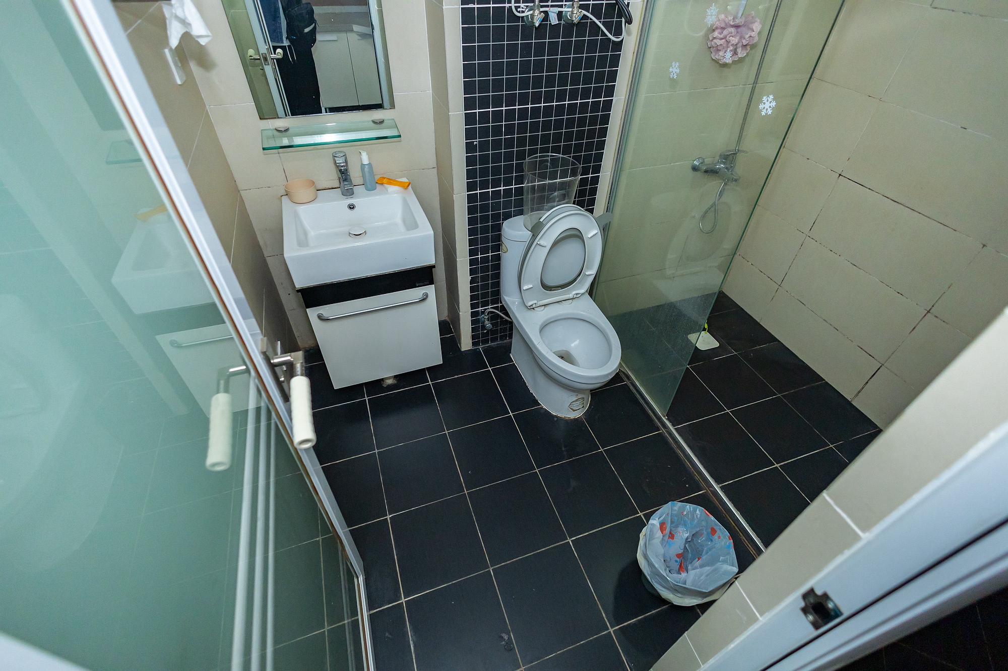 时代星城 1室1厅1卫 22.0万 时代星城 1室1厅1卫 22.0万卫生间