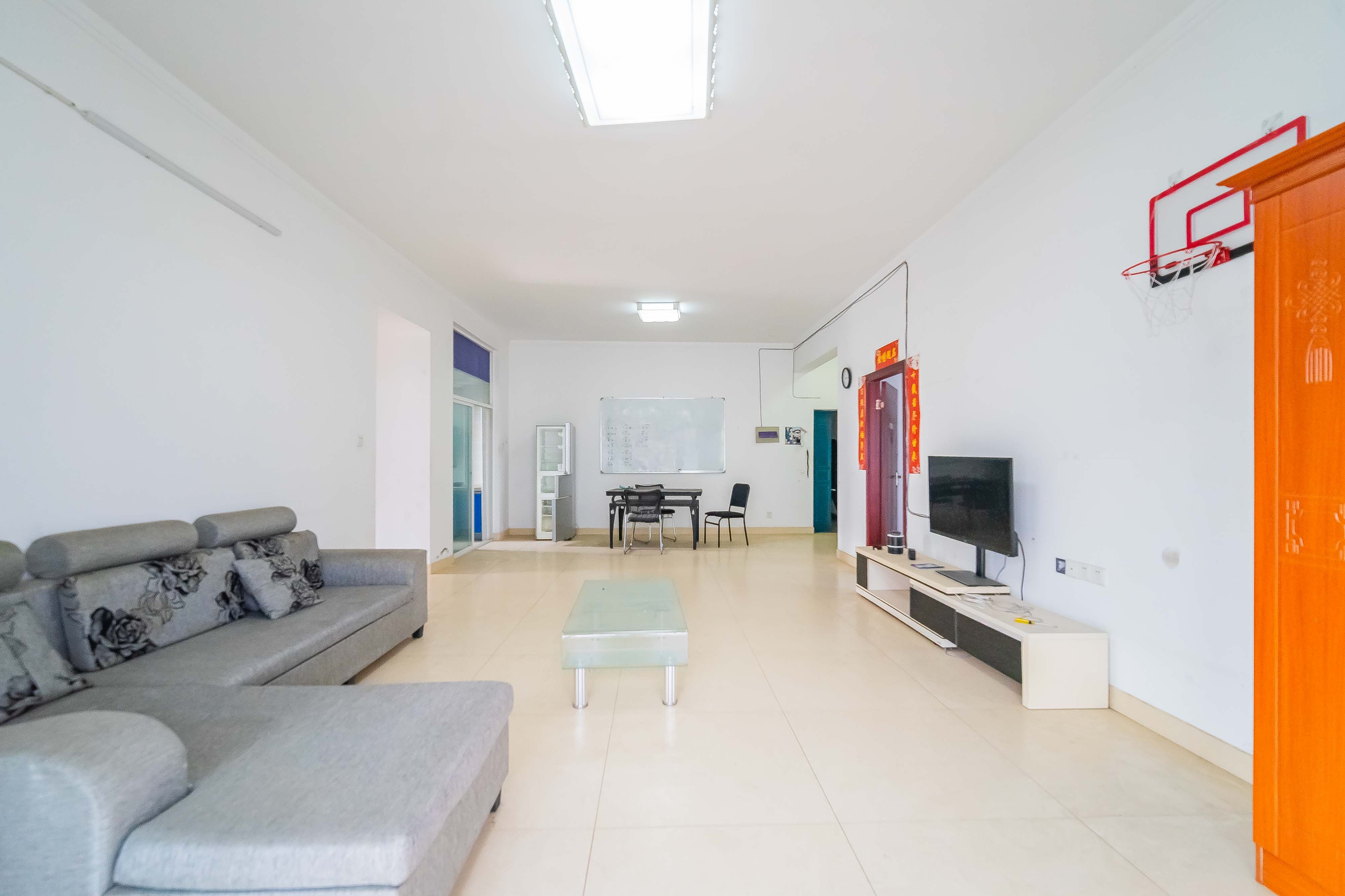 雅致名园  3室2厅2卫    281.98万 雅致名园  3室2厅2卫    281.98万客厅