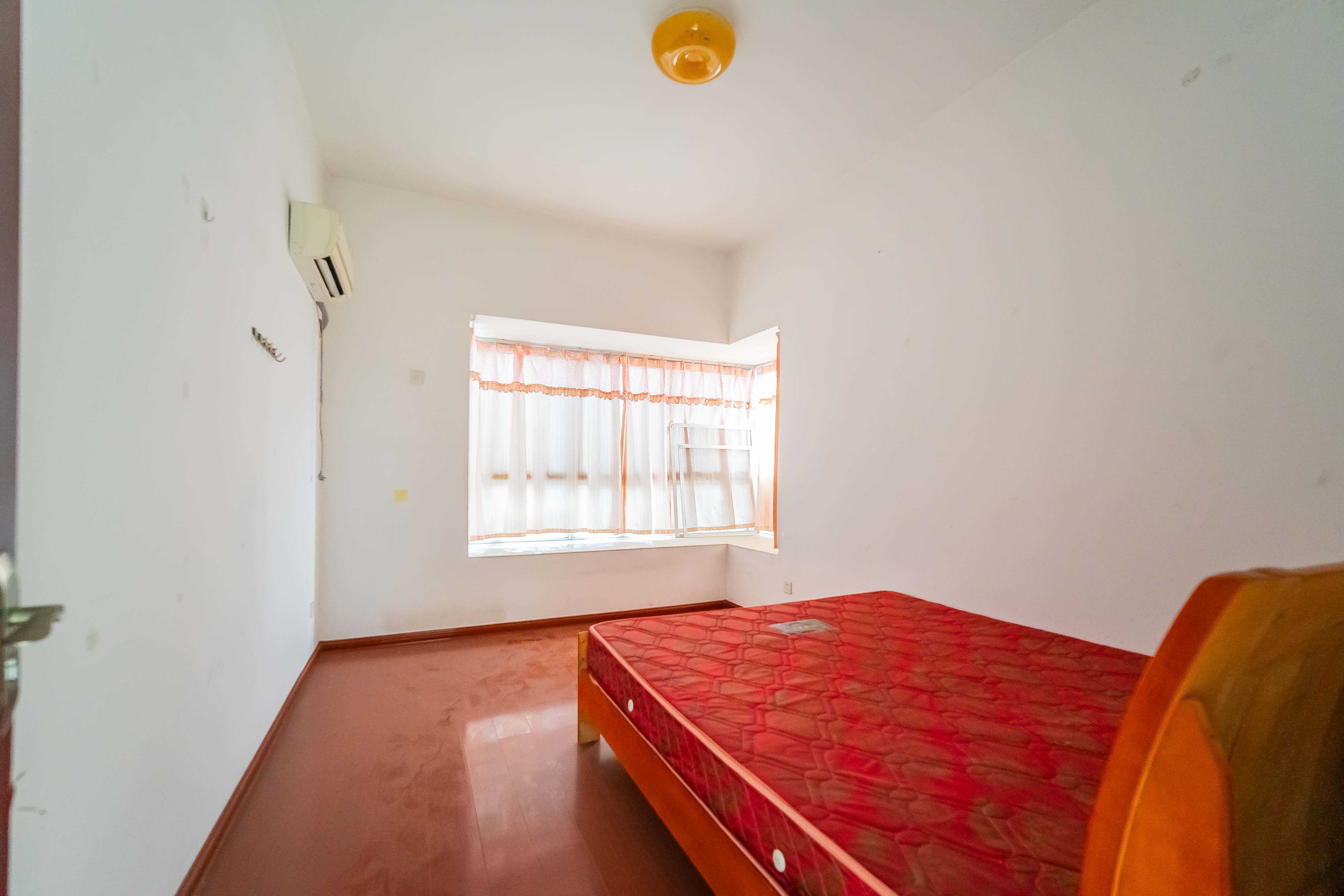 雅致名园  3室2厅2卫    281.98万 雅致名园  3室2厅2卫    281.98万卧室