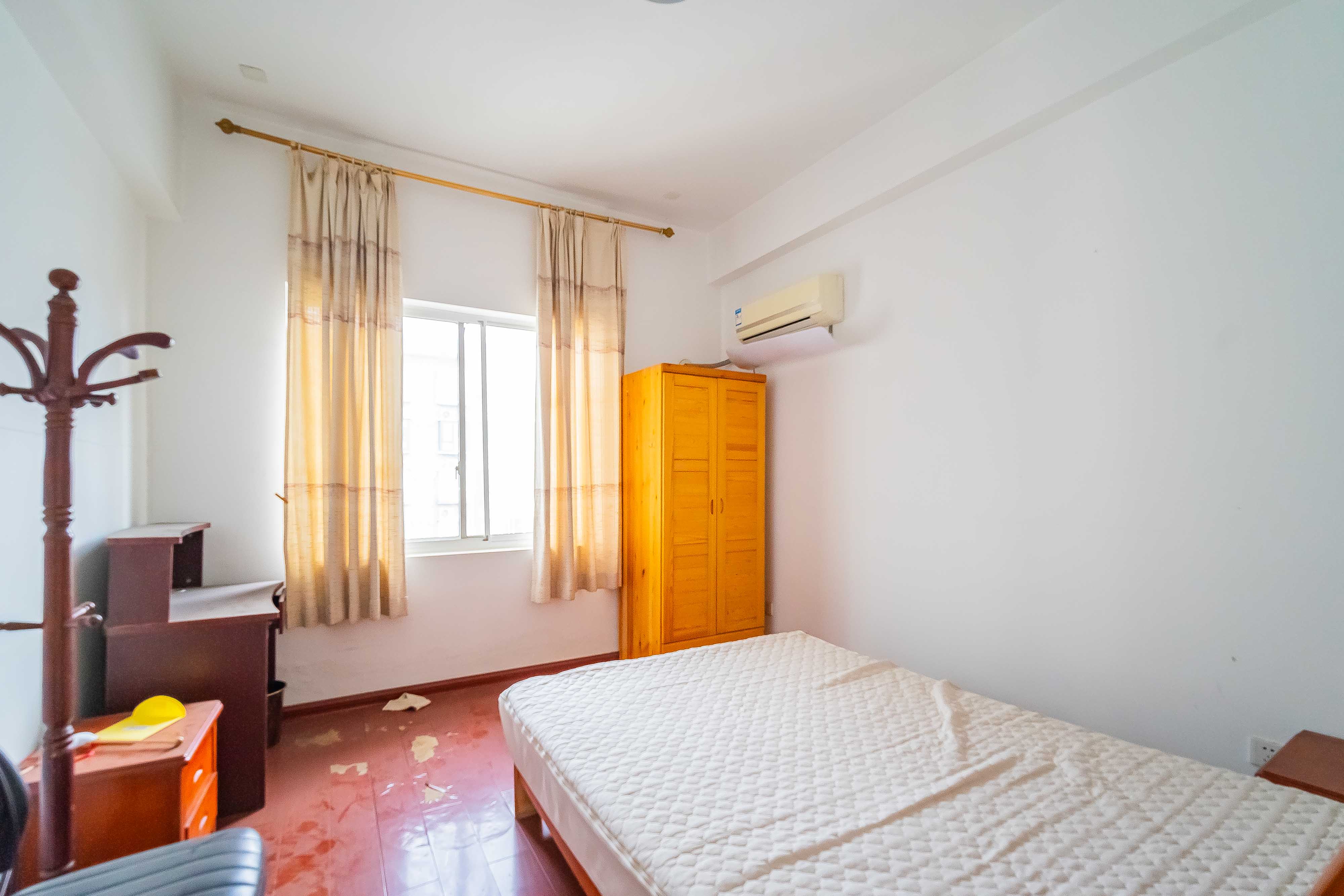 雅致名园  3室2厅2卫    281.98万 雅致名园  3室2厅2卫    281.98万卧室