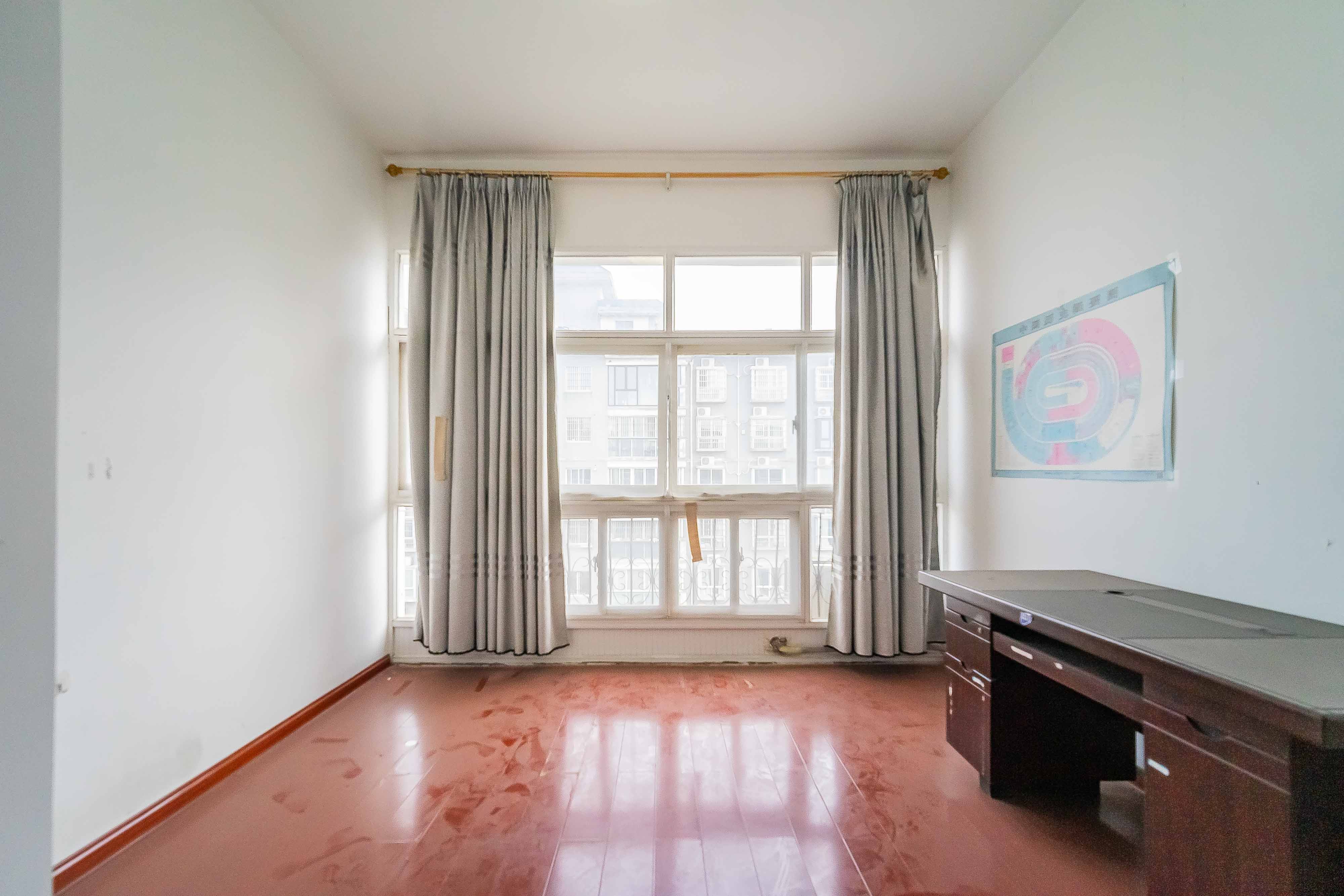 雅致名园  3室2厅2卫    281.98万 雅致名园  3室2厅2卫    281.98万卧室