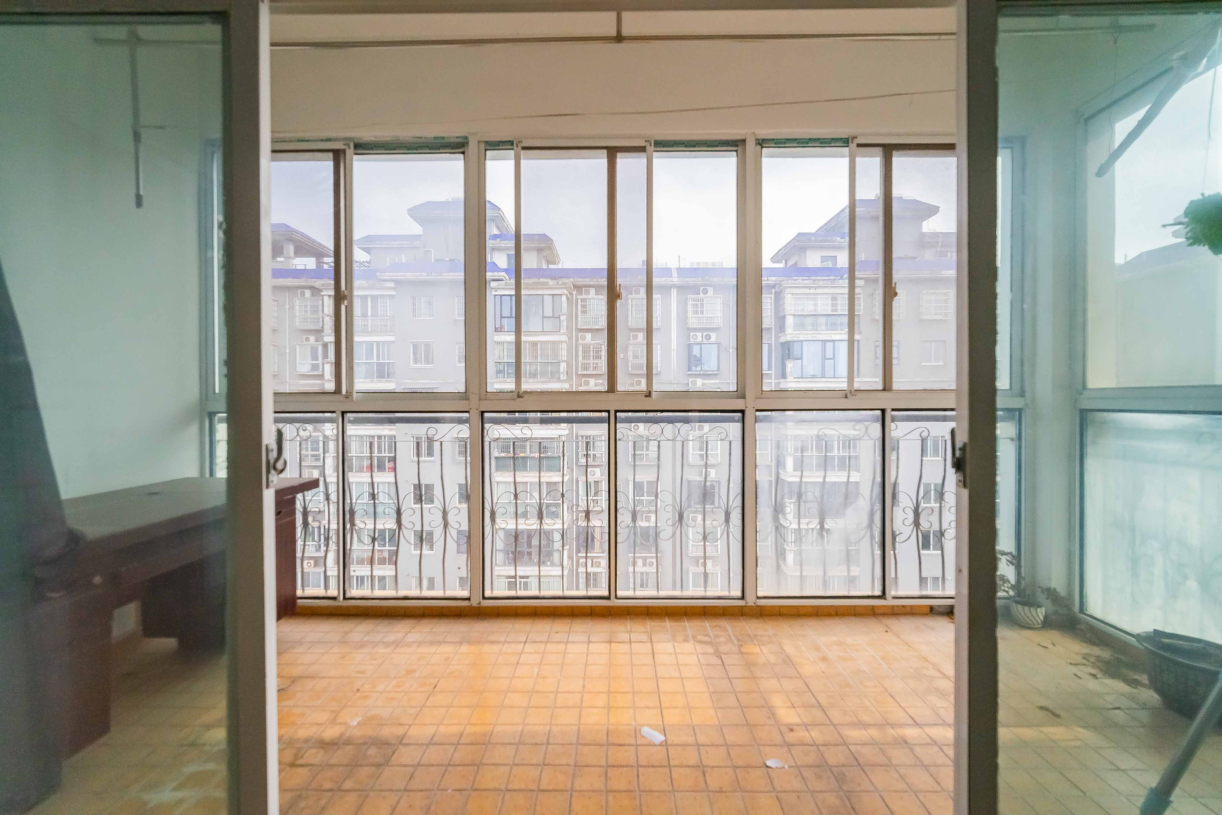 雅致名园  3室2厅2卫    281.98万 雅致名园  3室2厅2卫    281.98万阳台