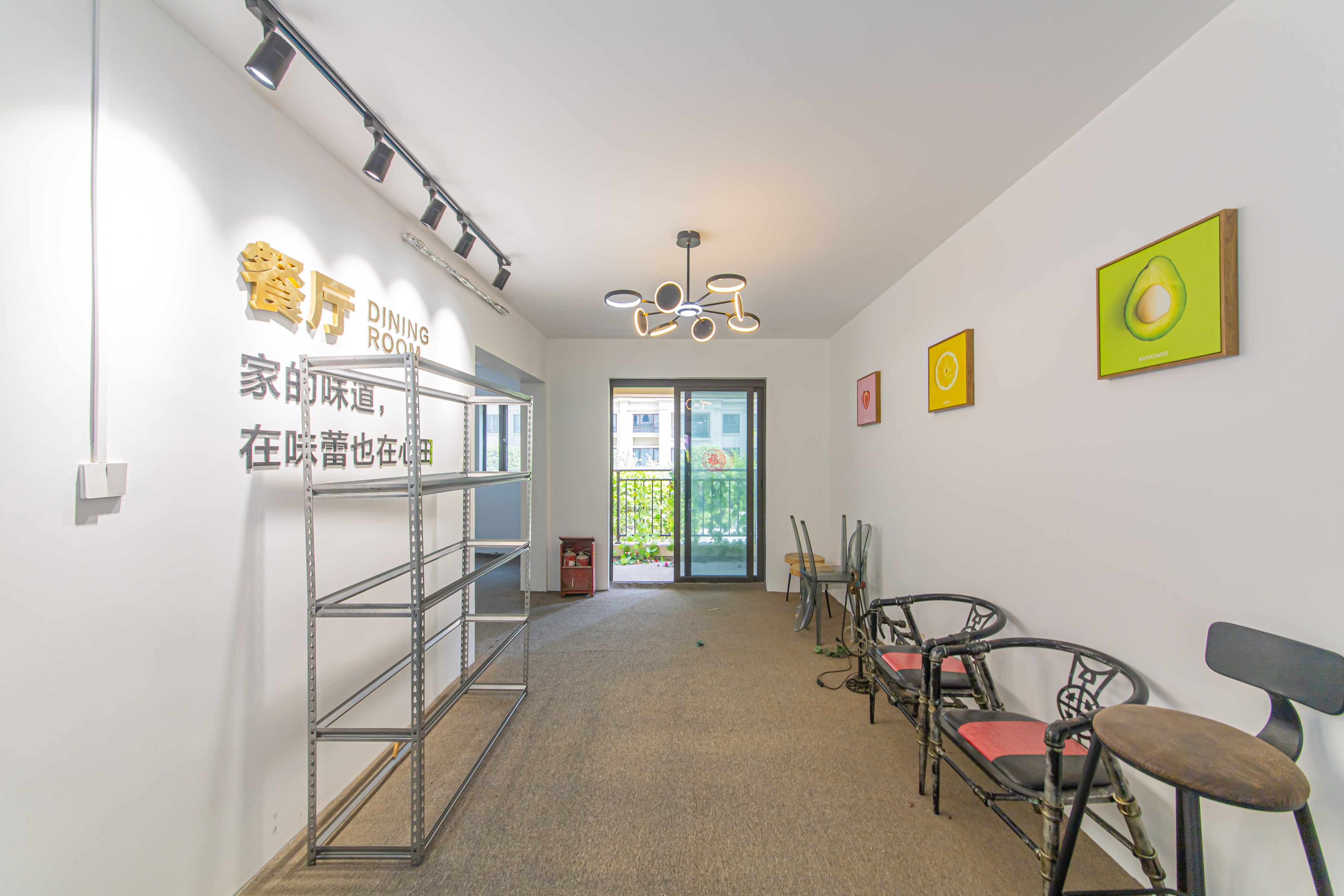 长沙美的梧桐庄园  5室2厅3卫   220.00万客厅