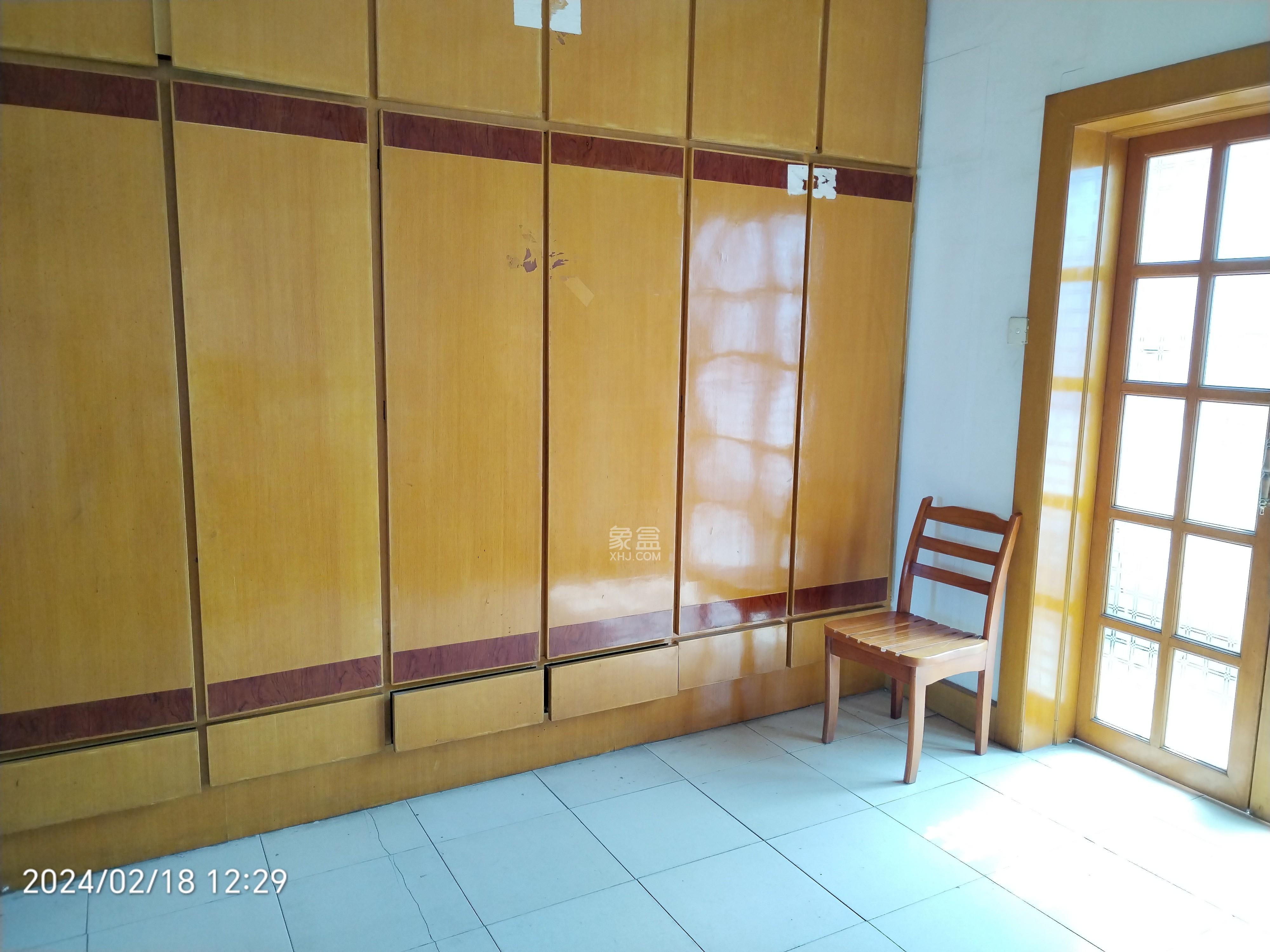 邮电新村  3室2厅1卫   1600.00元/月室内图