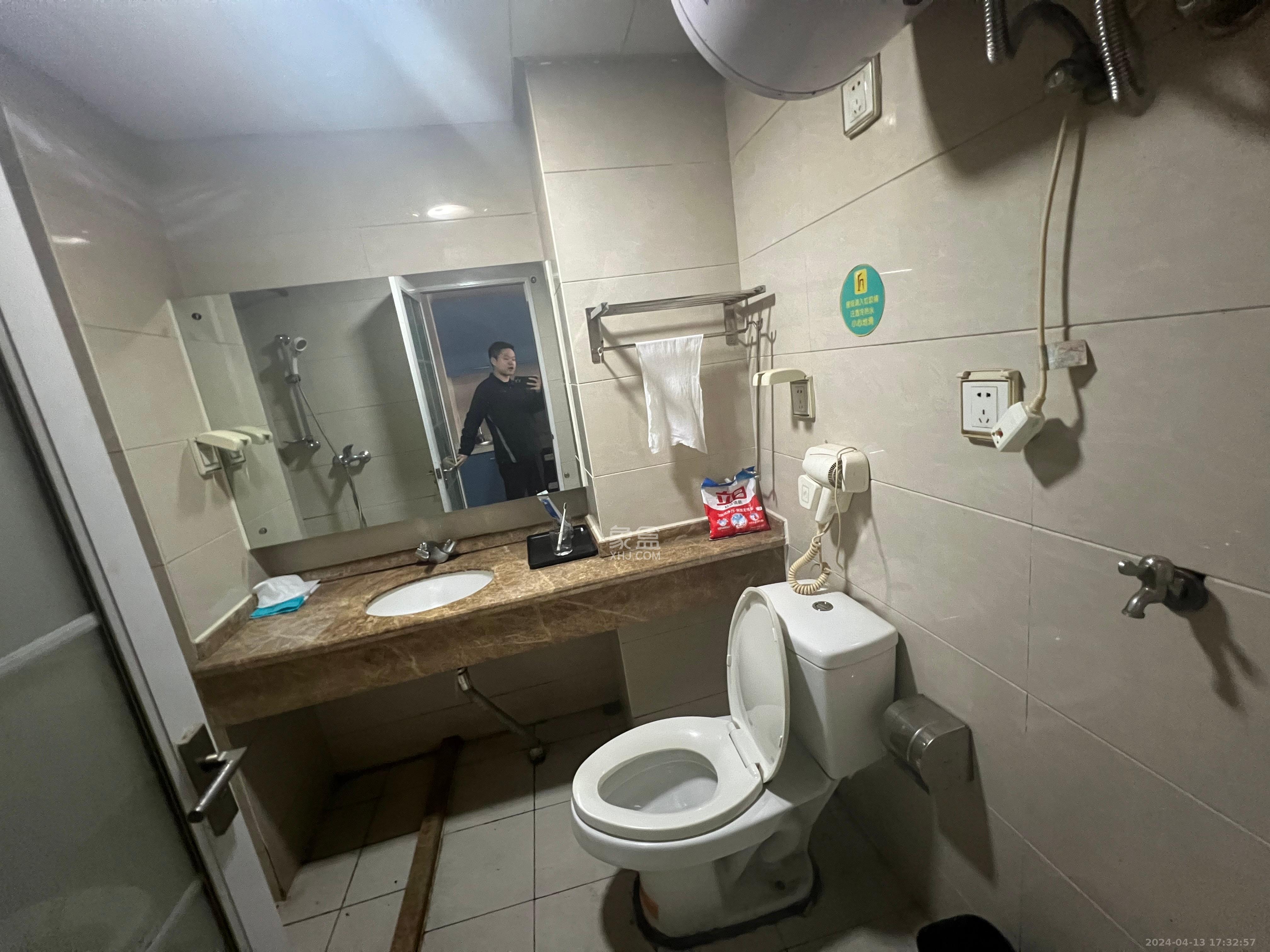 西子一间  1室1厅1卫   1700.00元/月室内图