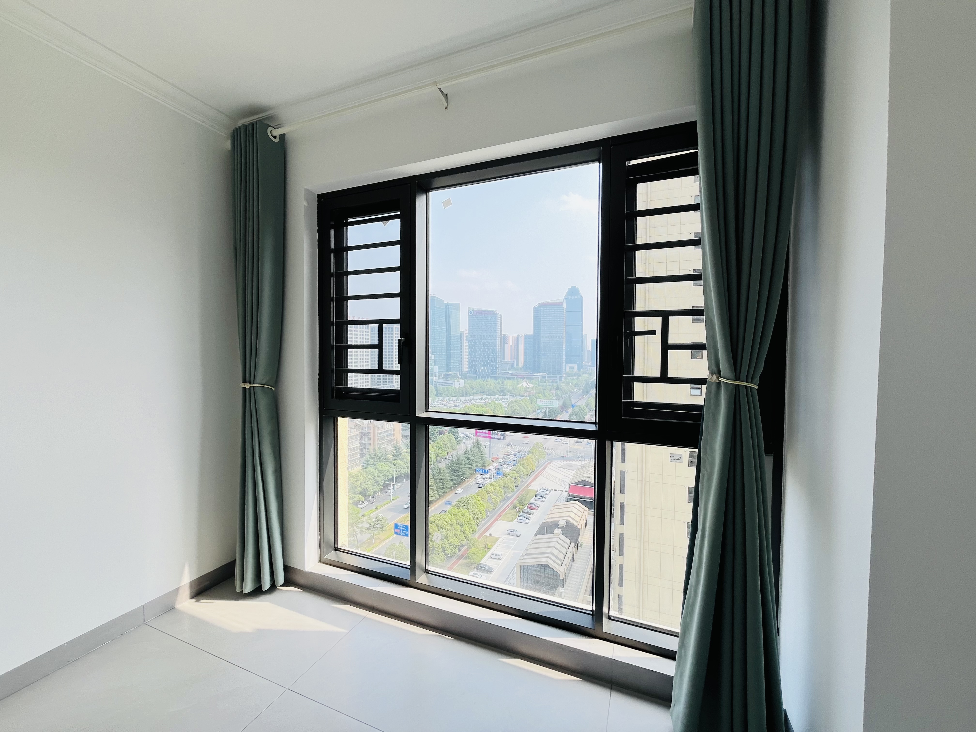 远大生态风景  3室2厅2卫   3500.00元/月室内图