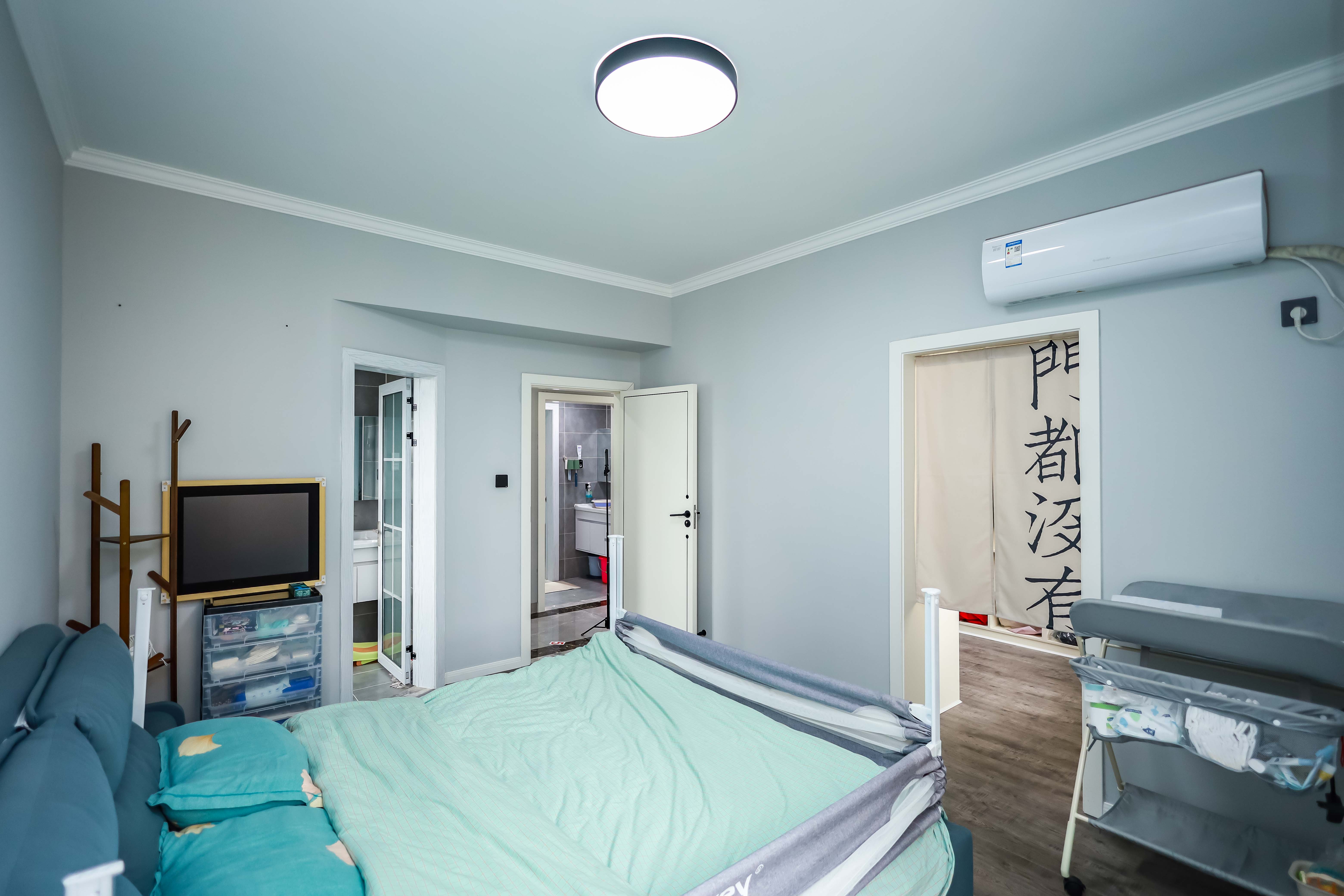 盛景谷山里  4室2厅2卫   174.00万卧室