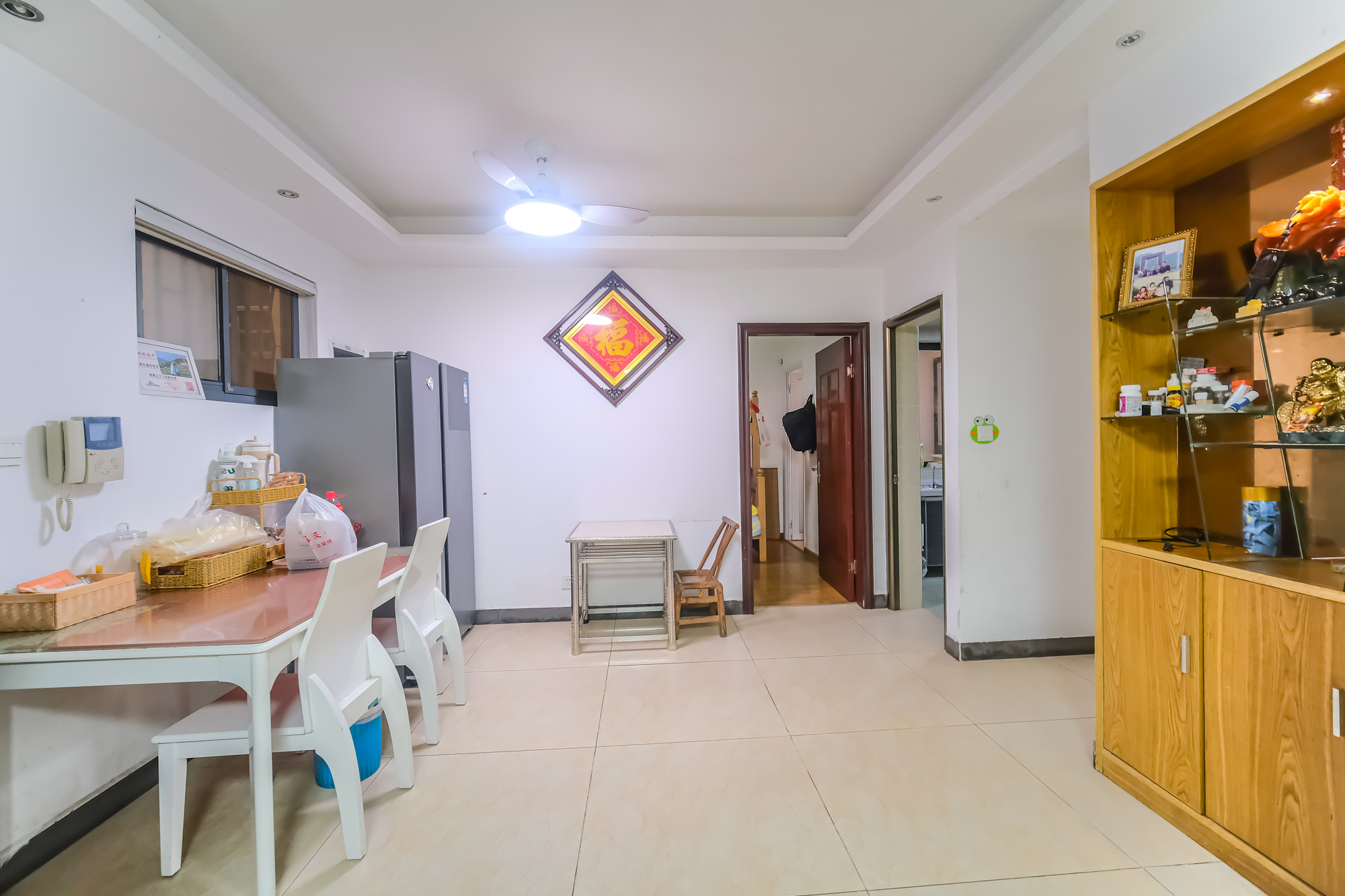 三一街区 3室2厅1卫 68.0万 三一街区 3室2厅1卫 68.0万客厅