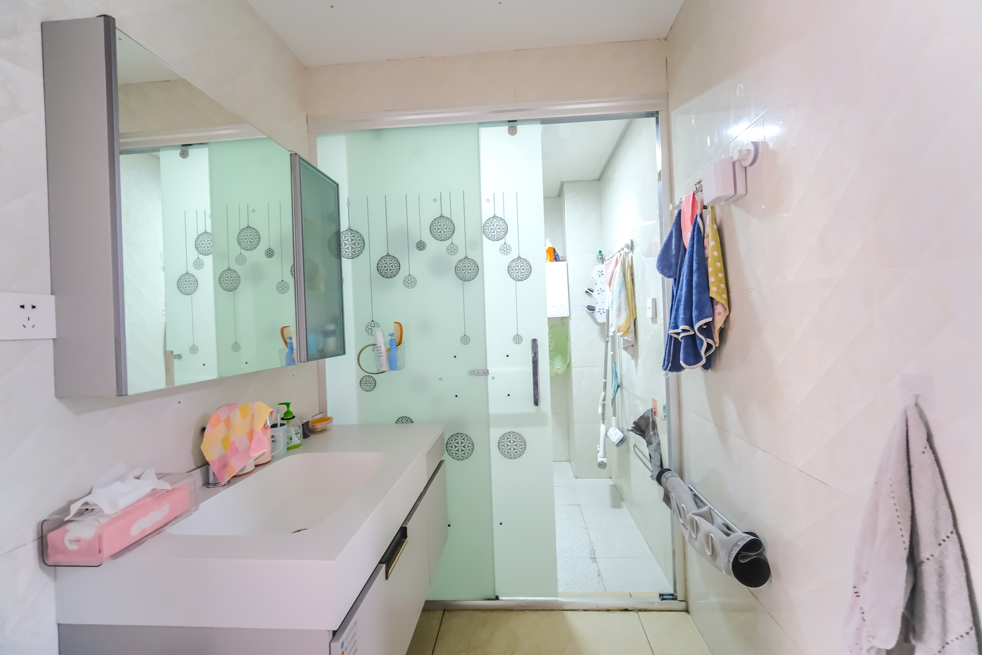 三一街区 3室2厅1卫 68.0万 三一街区 3室2厅1卫 68.0万卫生间