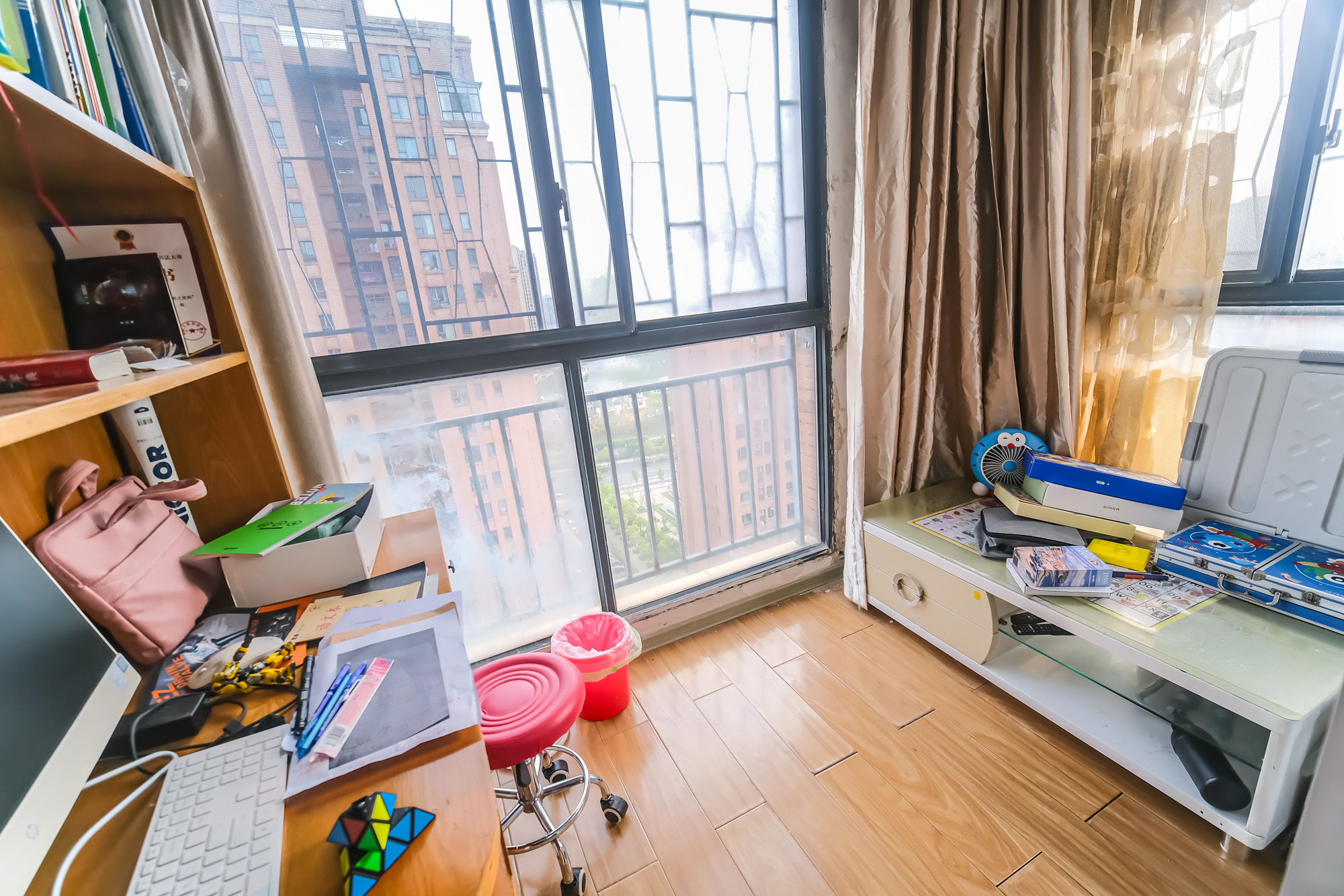 三一街区 3室2厅1卫 68.0万 三一街区 3室2厅1卫 68.0万阳台