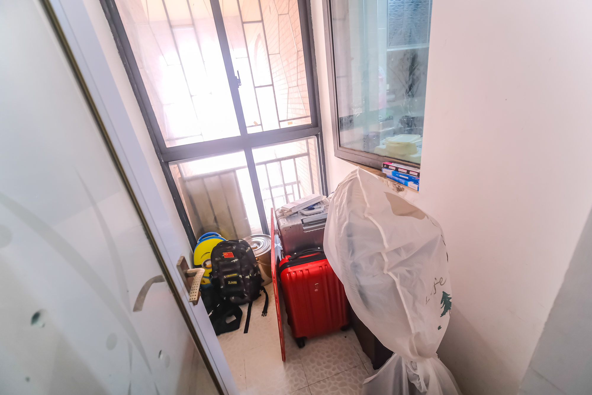 三一街区 3室2厅1卫 68.0万 三一街区 3室2厅1卫 68.0万阳台