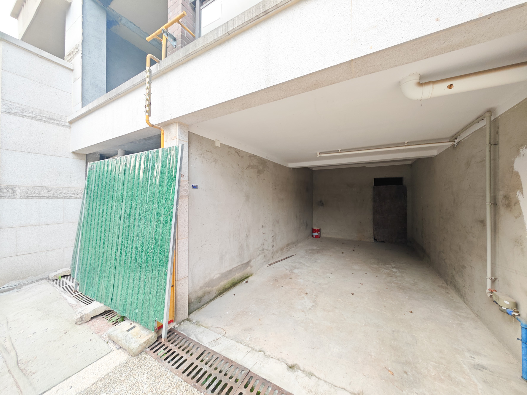 保利城（中航城国际社区、郡原美村）  5室2厅2卫   275.00万客厅