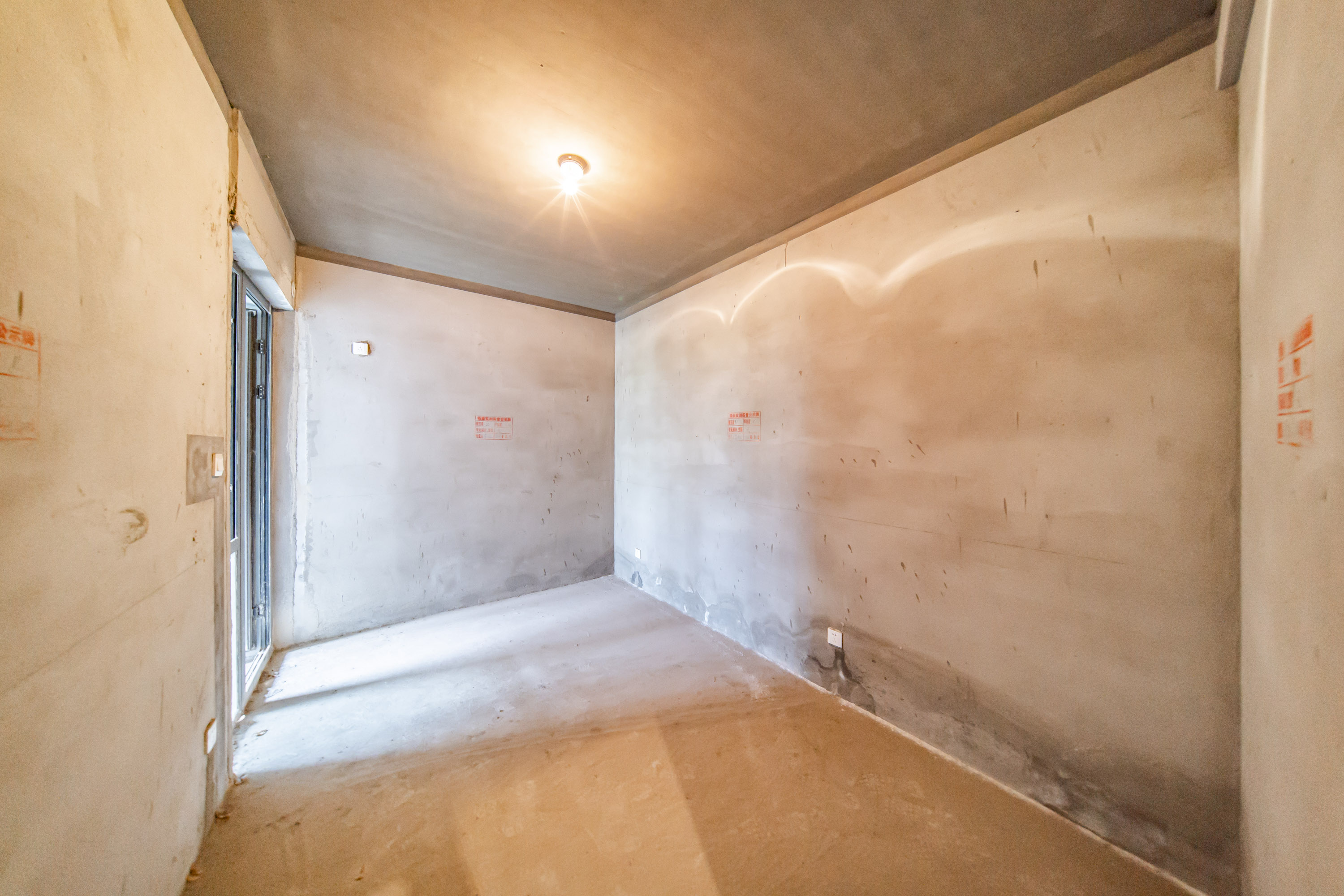 阳光100一期、四五期 2室2厅1卫 83.8万 阳光100一期、四五期 2室2厅1卫 83.8万卧室