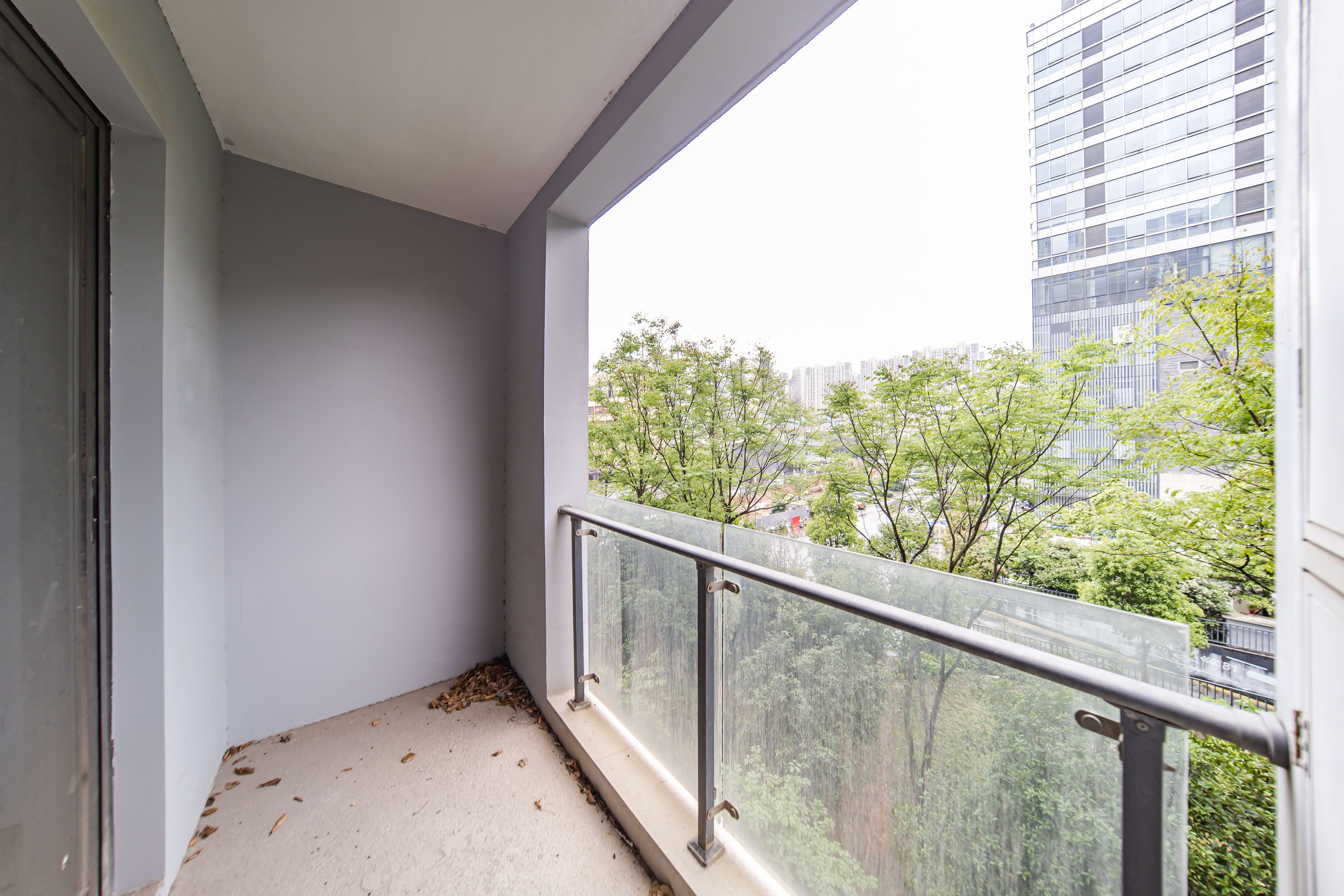 阳光100一期、四五期 2室2厅1卫 83.8万 阳光100一期、四五期 2室2厅1卫 83.8万阳台