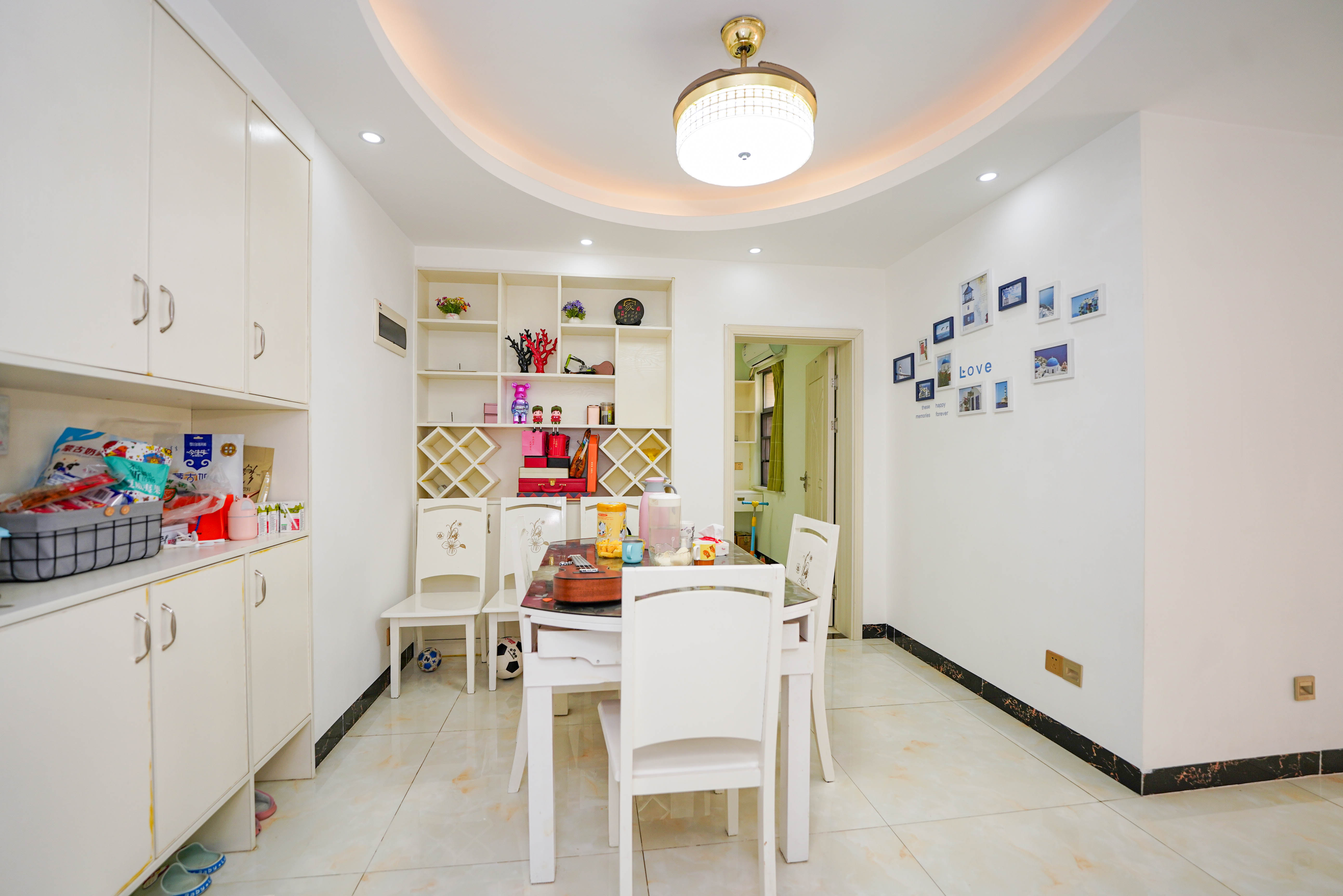 卢浮原著  3室2厅1卫    77.8万客厅