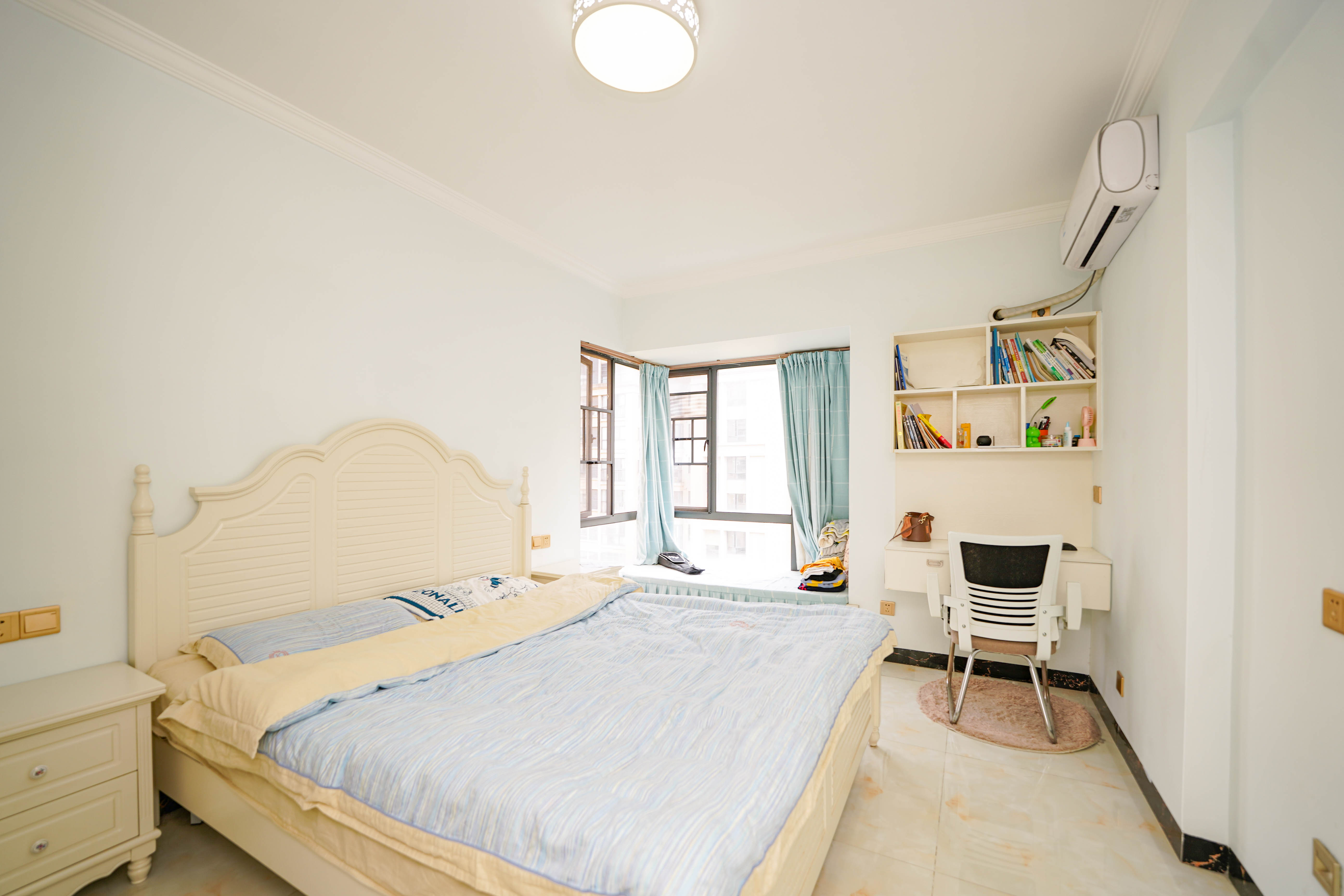 卢浮原著  3室2厅1卫    77.8万卧室