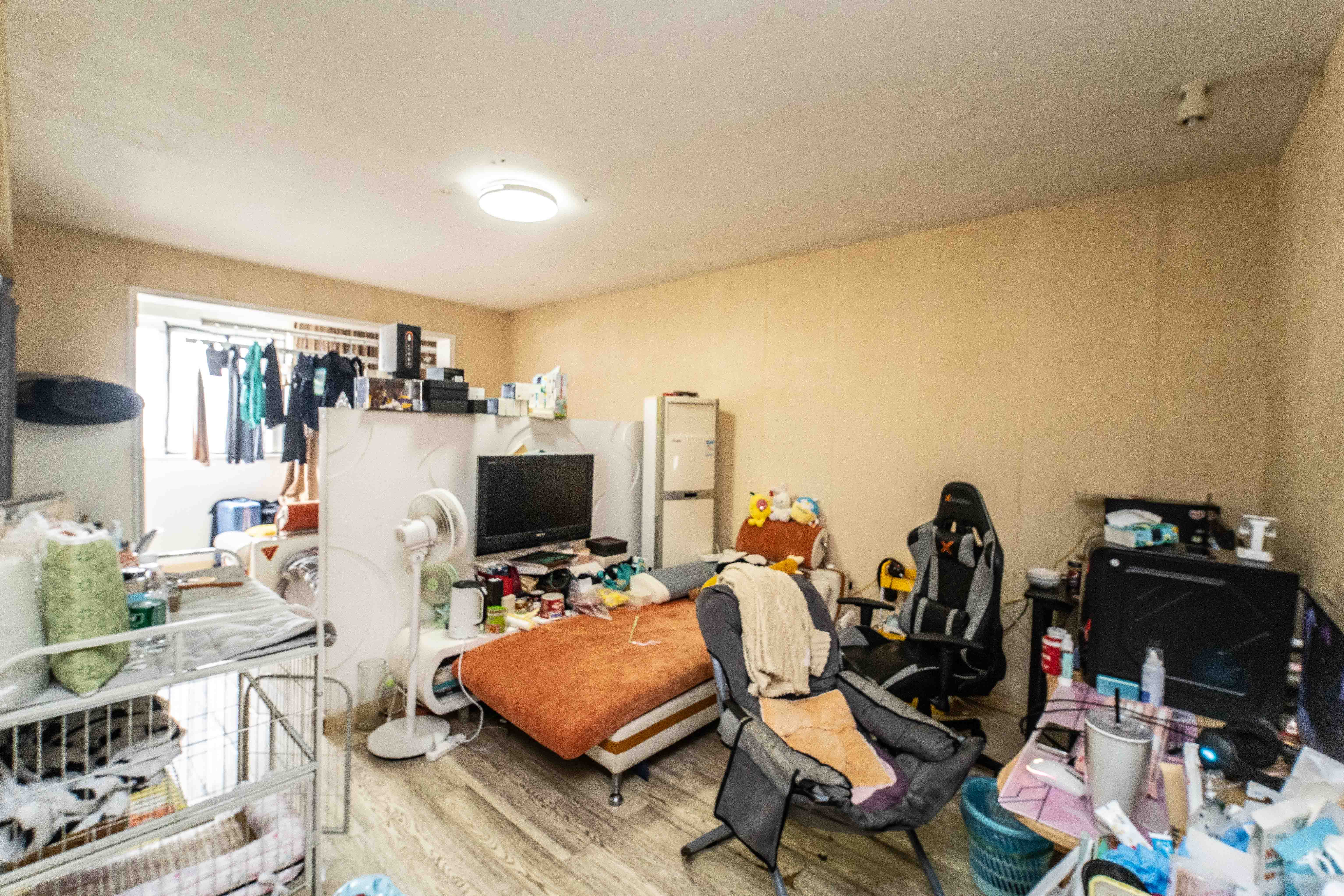 诺亚方舟大厦  1室1厅1卫   33.00万