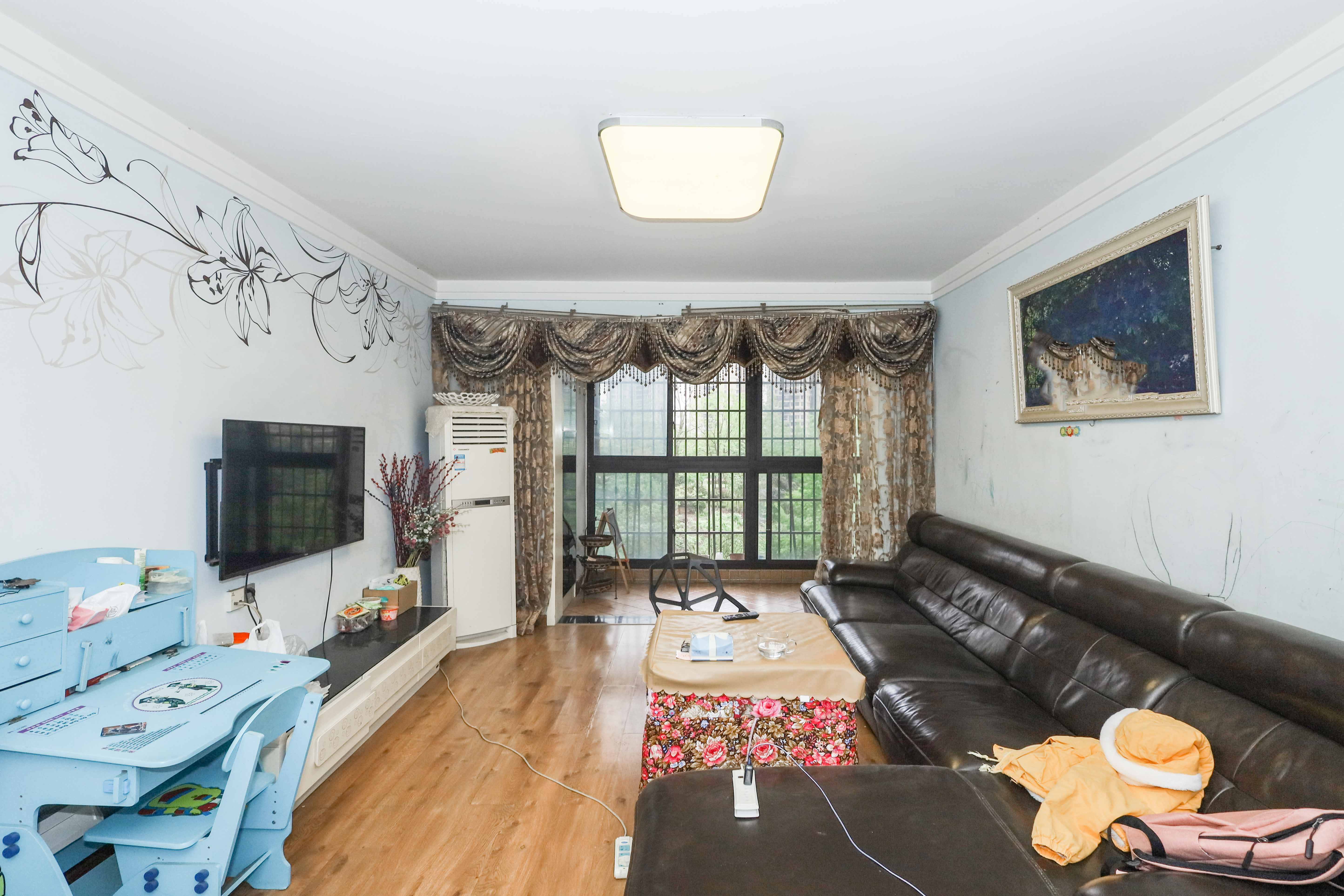 保利麓谷林语E区  3室2厅2卫    89.8万 保利麓谷林语E区  3室2厅2卫    89.8万