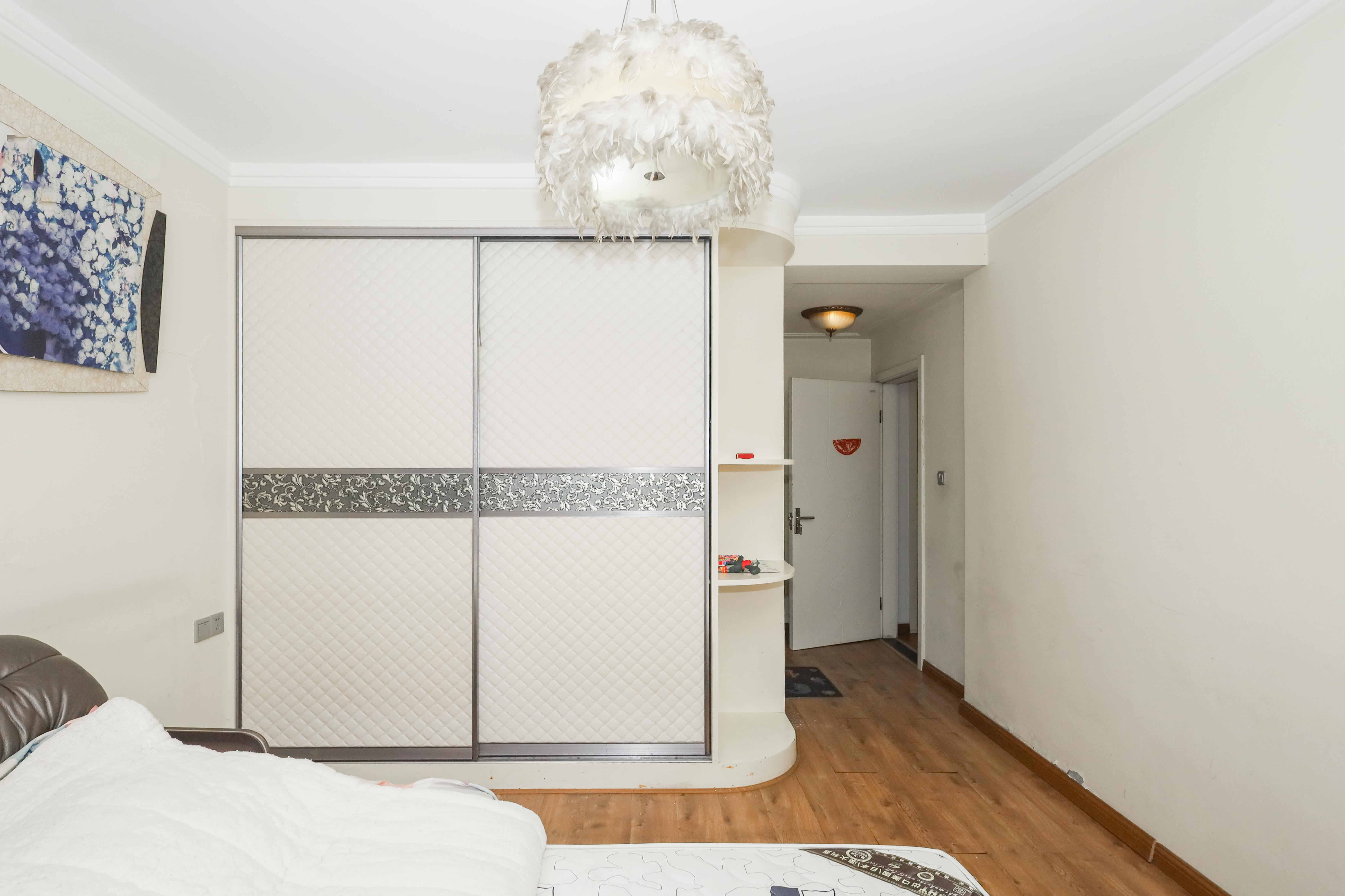 保利麓谷林语E区  3室2厅2卫    89.8万 保利麓谷林语E区  3室2厅2卫    89.8万卧室