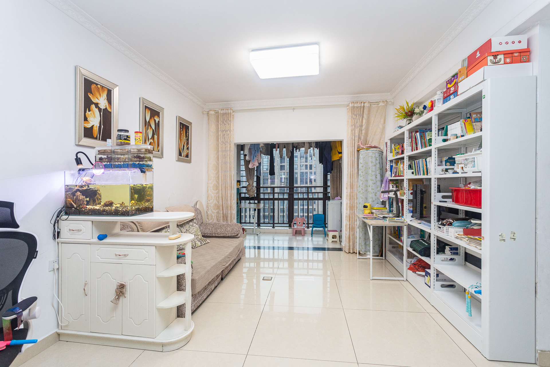 长燃新奥佳园 2室2厅1卫 71.0万 长燃新奥佳园 2室2厅1卫 71.0万客厅