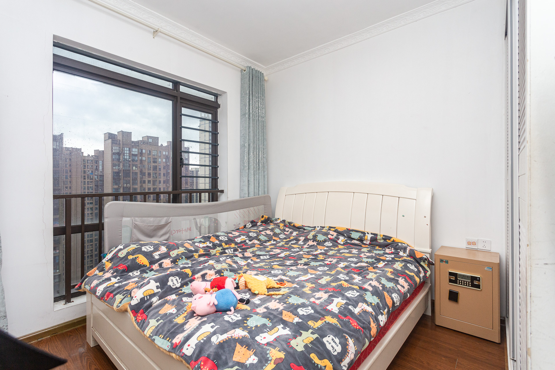 长燃新奥佳园 2室2厅1卫 71.0万 长燃新奥佳园 2室2厅1卫 71.0万卧室