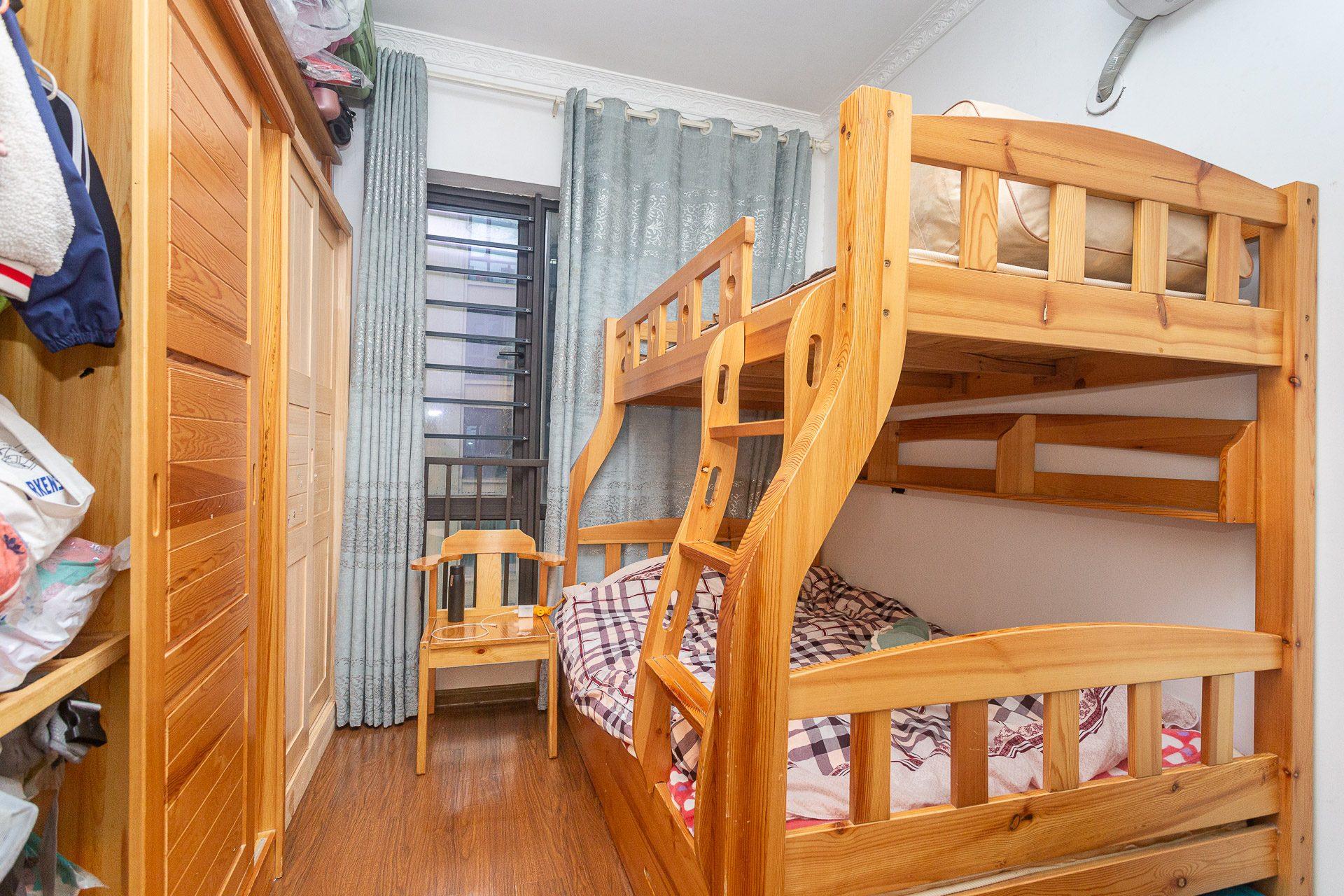 长燃新奥佳园 2室2厅1卫 71.0万 长燃新奥佳园 2室2厅1卫 71.0万卧室