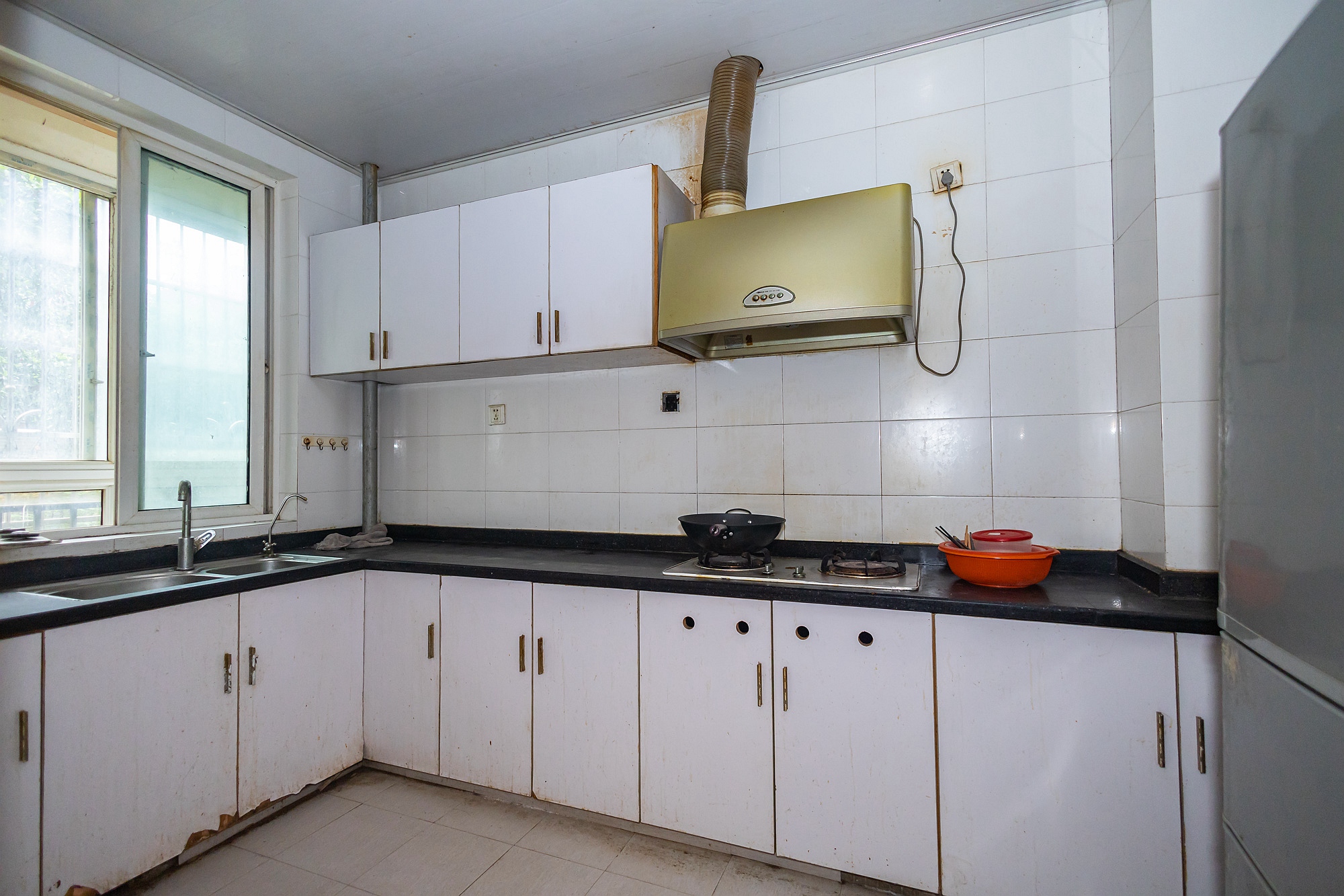 幸福洋房 4室2厅2卫 70.0万 幸福洋房 4室2厅2卫 70.0万厨房