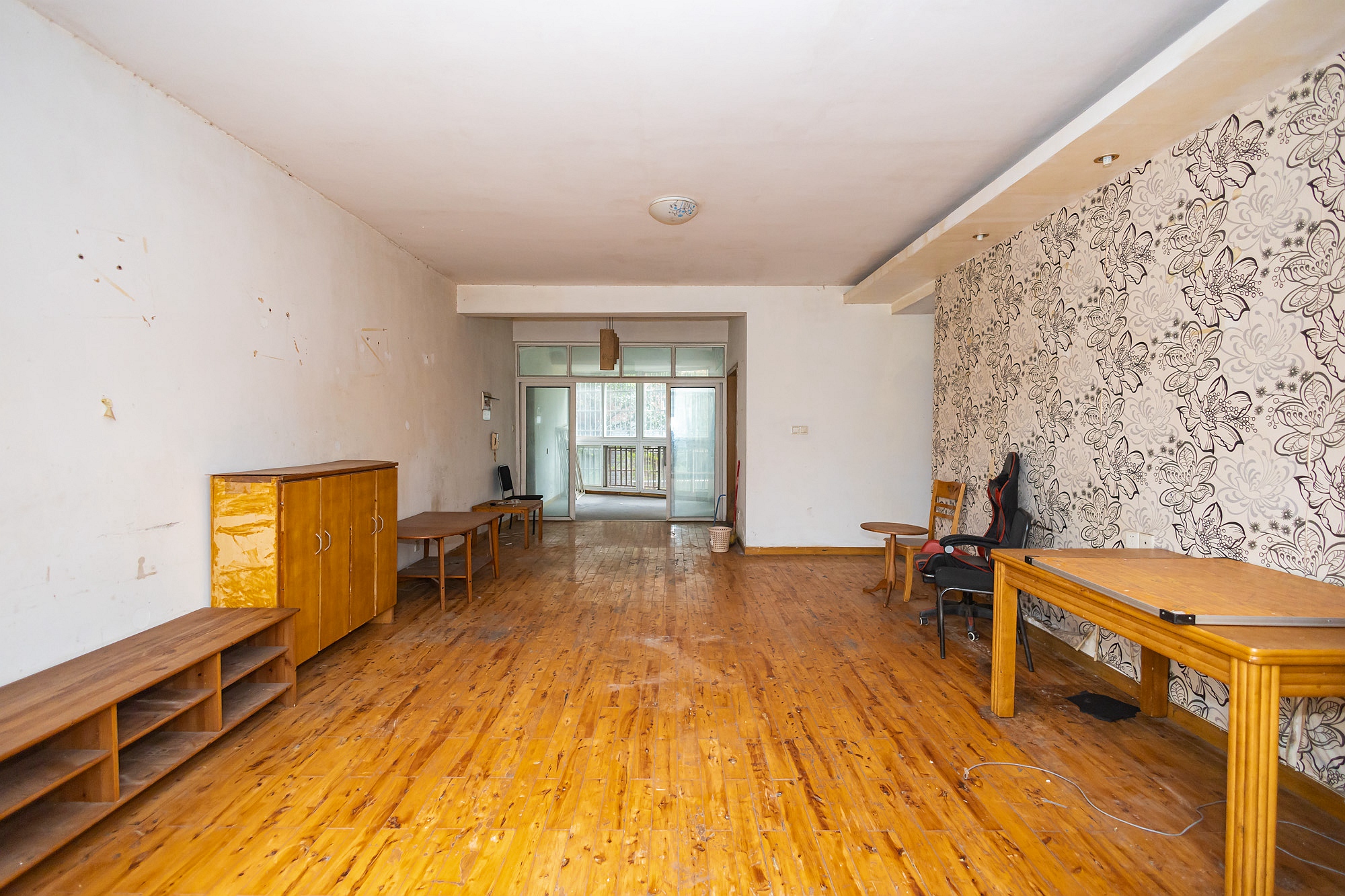 幸福洋房 4室2厅2卫 70.0万 幸福洋房 4室2厅2卫 70.0万客厅