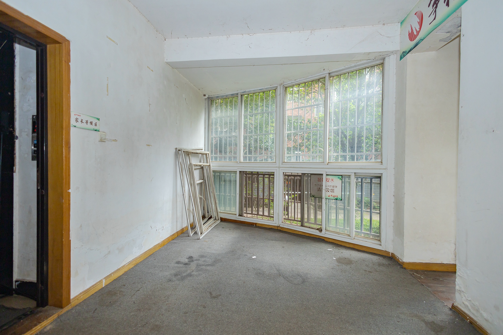 幸福洋房 4室2厅2卫 70.0万 幸福洋房 4室2厅2卫 70.0万阳台