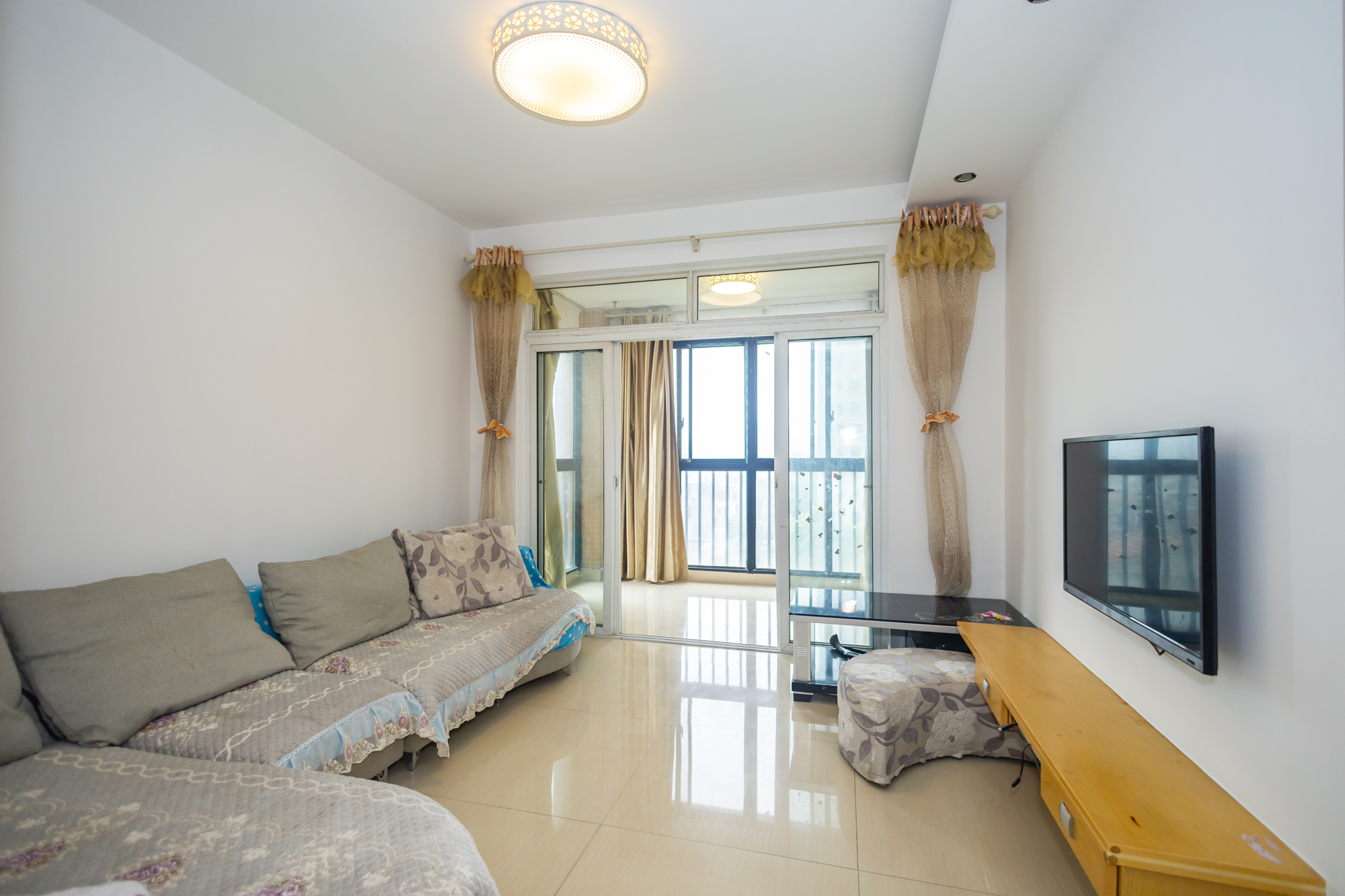 鹏基诺亚山林 2室2厅1卫 59.0万 鹏基诺亚山林 2室2厅1卫 59.0万客厅