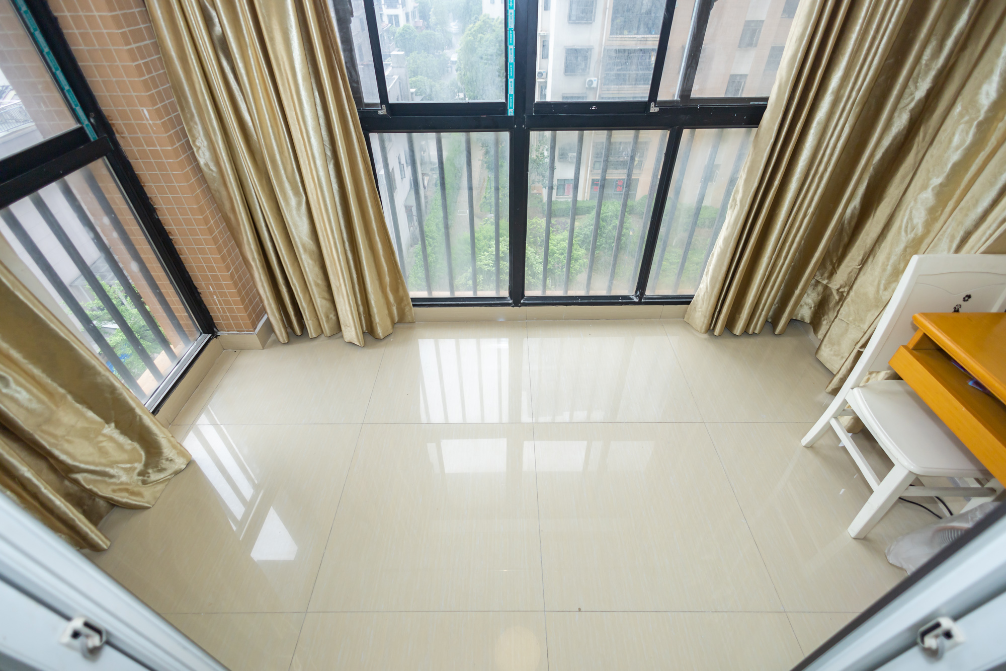 鹏基诺亚山林 2室2厅1卫 59.0万 鹏基诺亚山林 2室2厅1卫 59.0万阳台