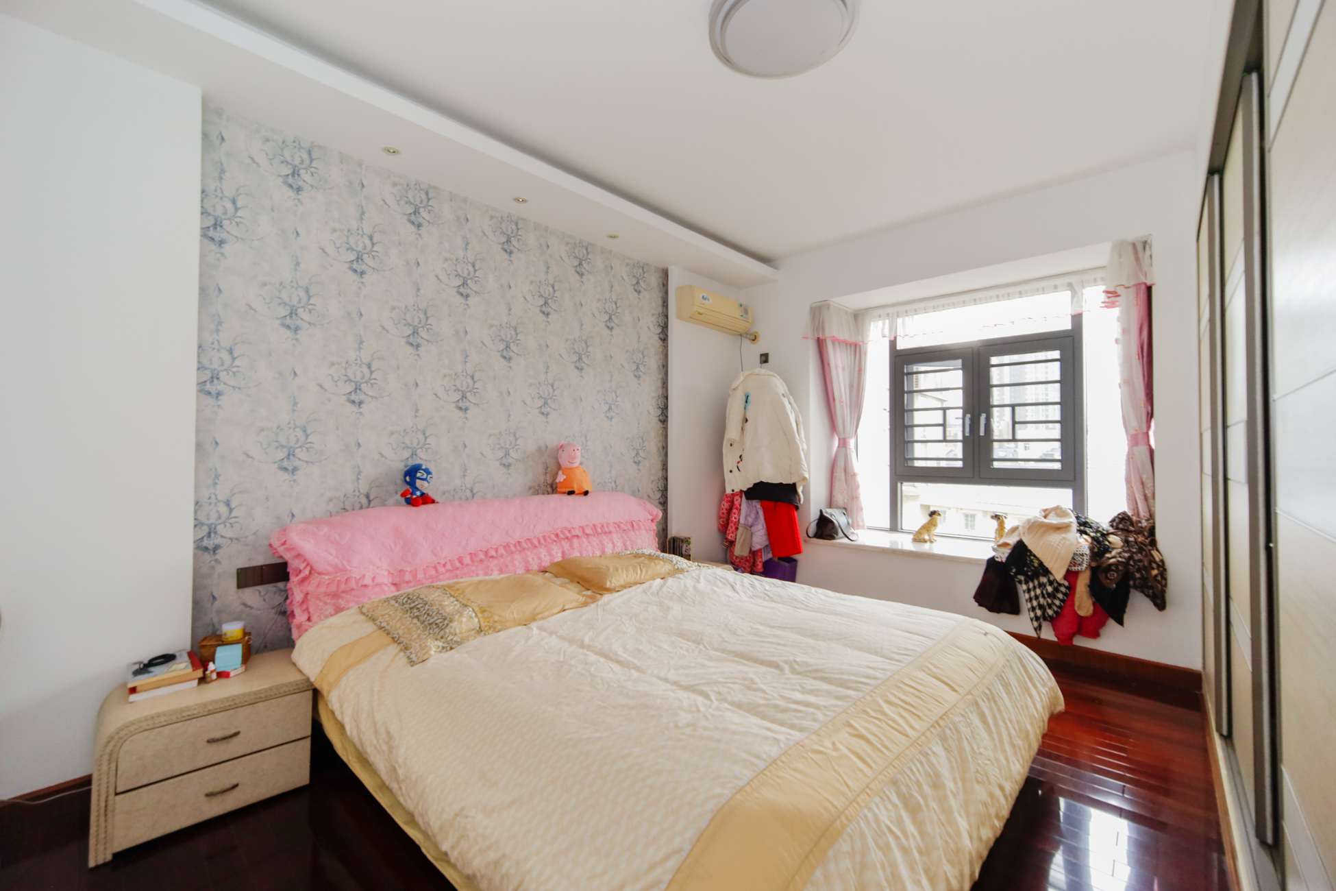 中建桂苑  3室2厅2卫   119.00万卧室