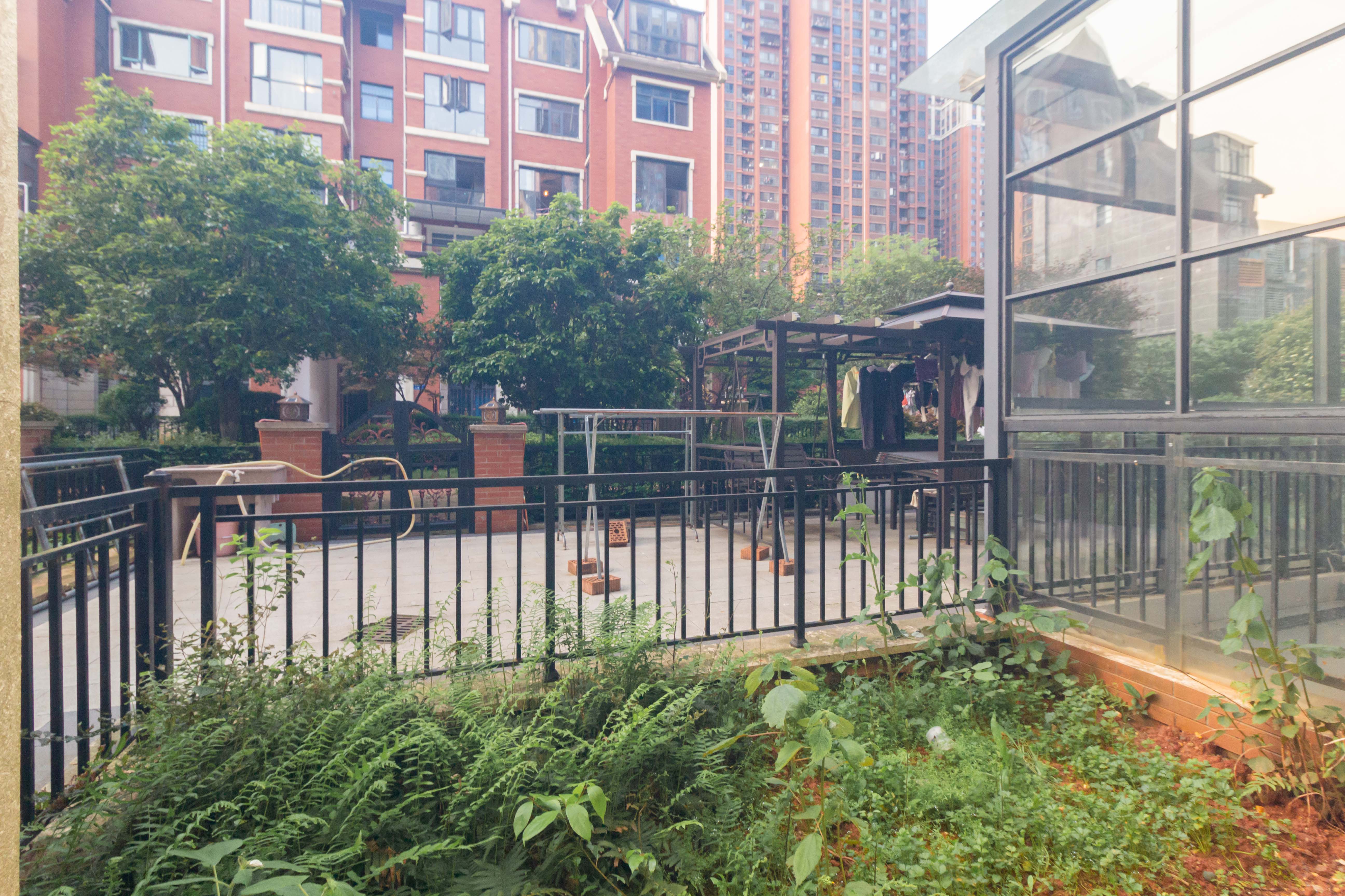 辉宏橄榄城  7室3厅3卫    208.0万 辉宏橄榄城  7室3厅3卫    208.0万其他