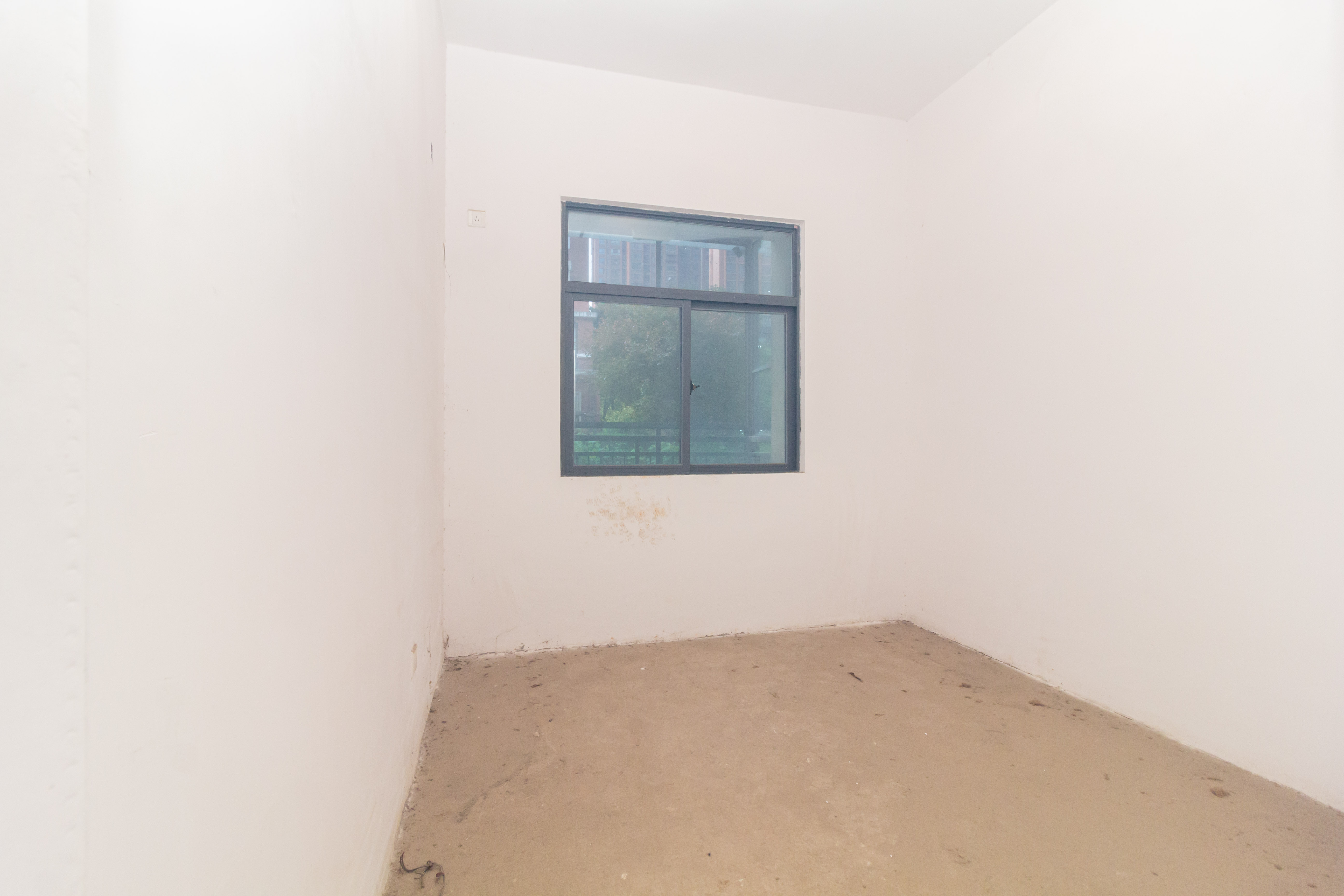 辉宏橄榄城  7室3厅3卫    208.0万 辉宏橄榄城  7室3厅3卫    208.0万卧室