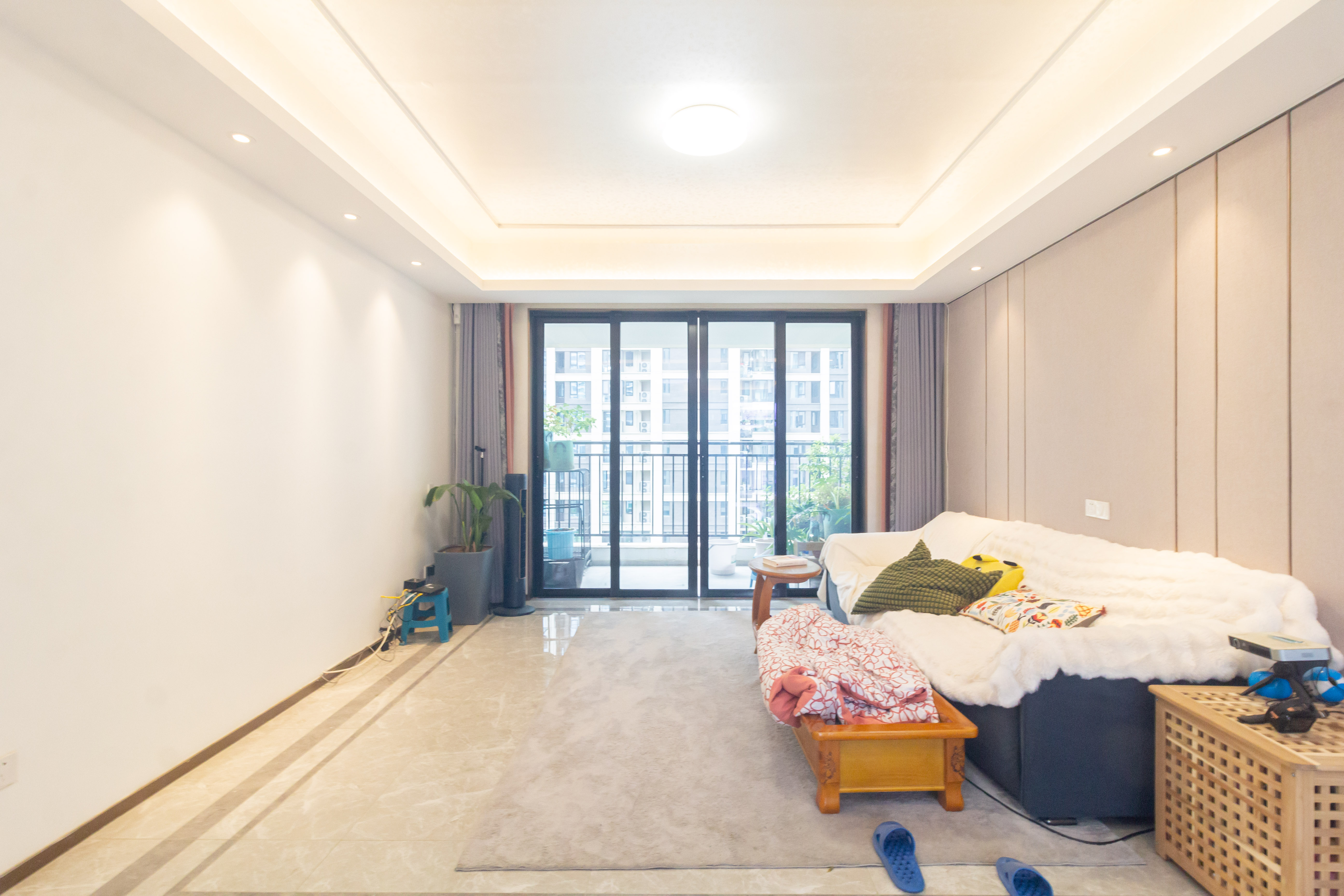 金茂建发观悦  4室2厅1卫   228.00万客厅