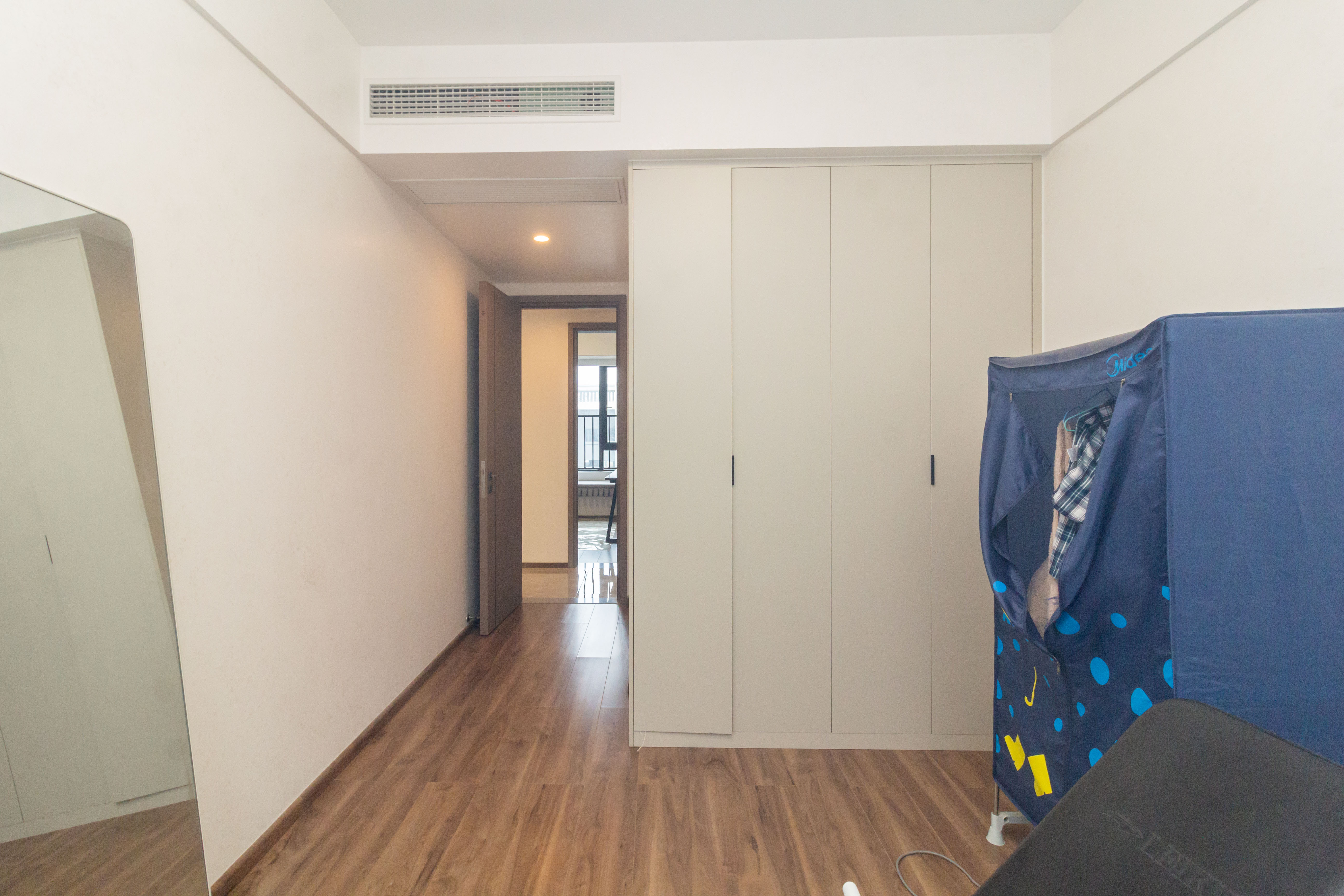 金茂建发观悦  4室2厅1卫   228.00万卧室