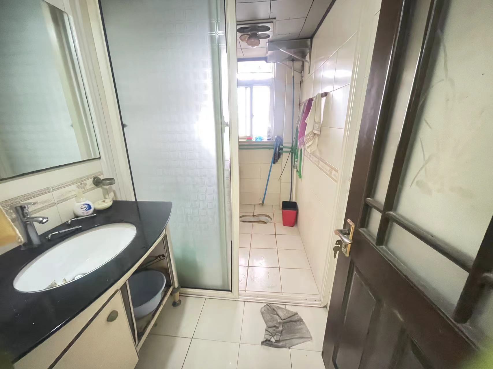 体小综合楼  4室2厅2卫    41.5万 体小综合楼  4室2厅2卫    41.5万室内图