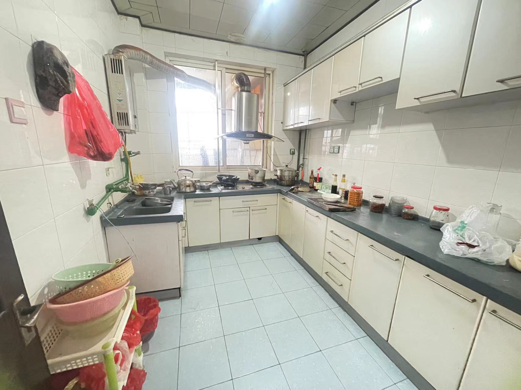 体小综合楼  4室2厅2卫    41.5万 体小综合楼  4室2厅2卫    41.5万室内图