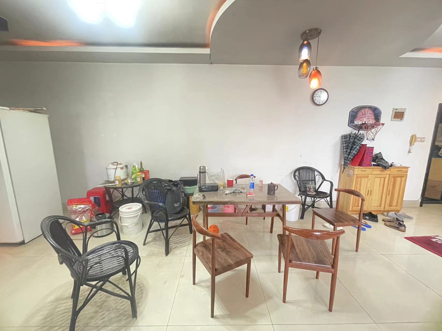 体小综合楼  4室2厅2卫    41.5万 体小综合楼  4室2厅2卫    41.5万室内图