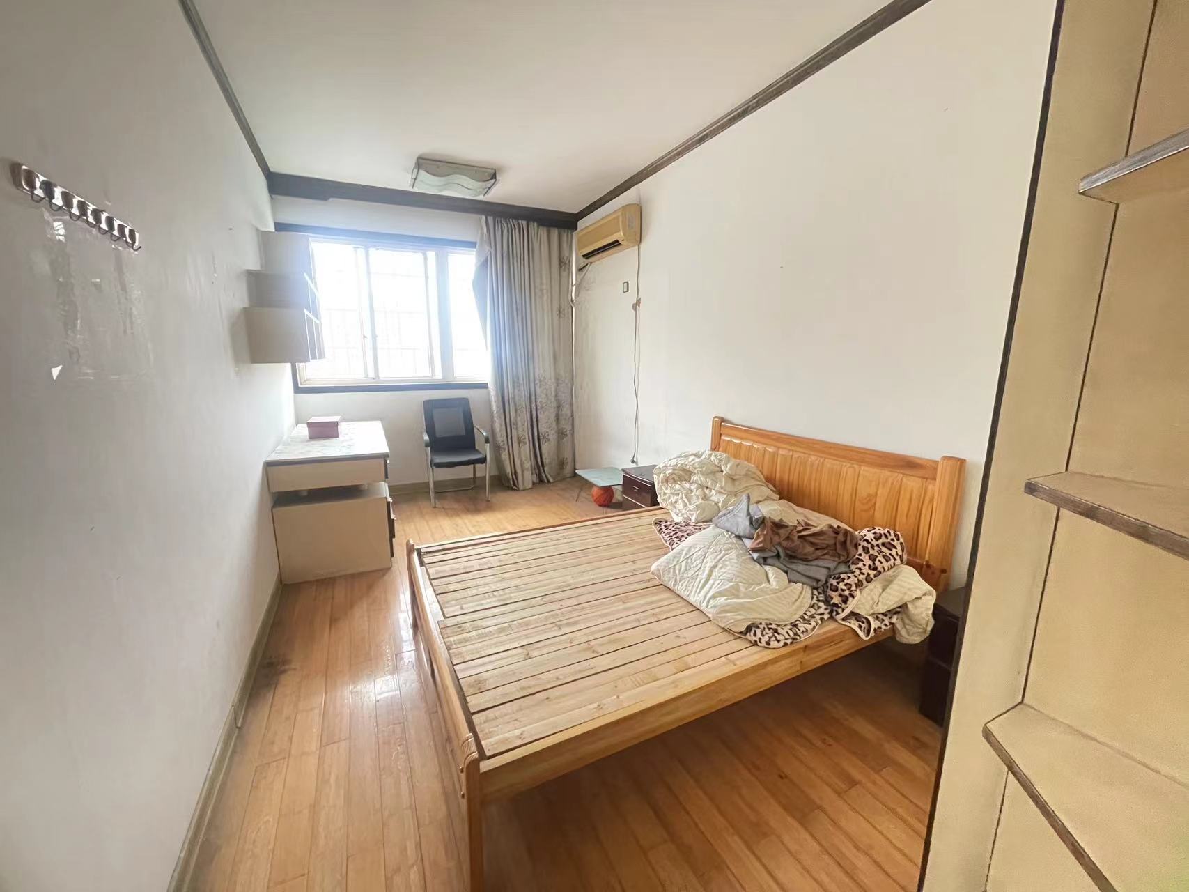 体小综合楼  4室2厅2卫    41.5万 体小综合楼  4室2厅2卫    41.5万室内图