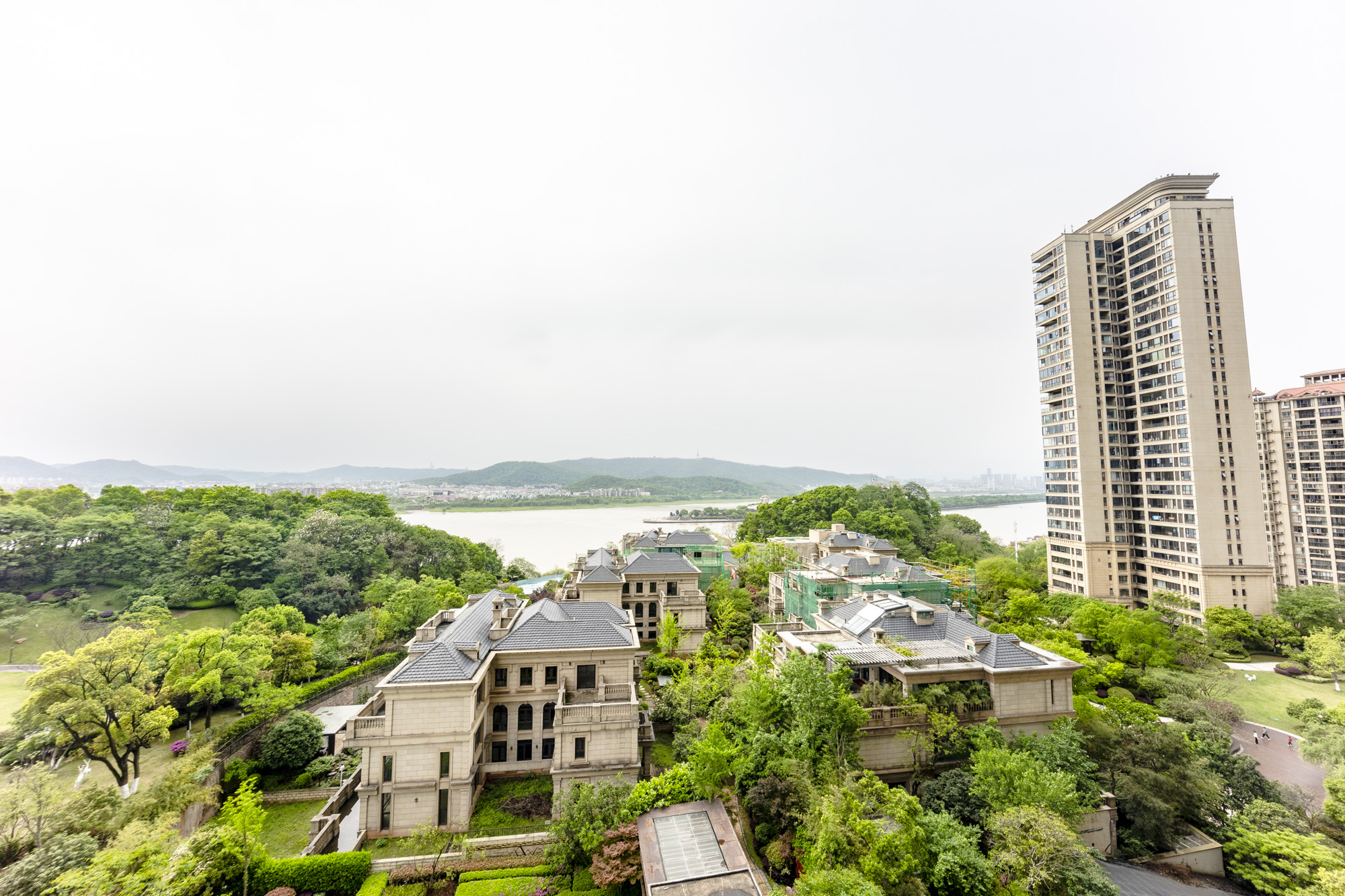 中建江山壹号  4室2厅4卫   1175.00万阳台